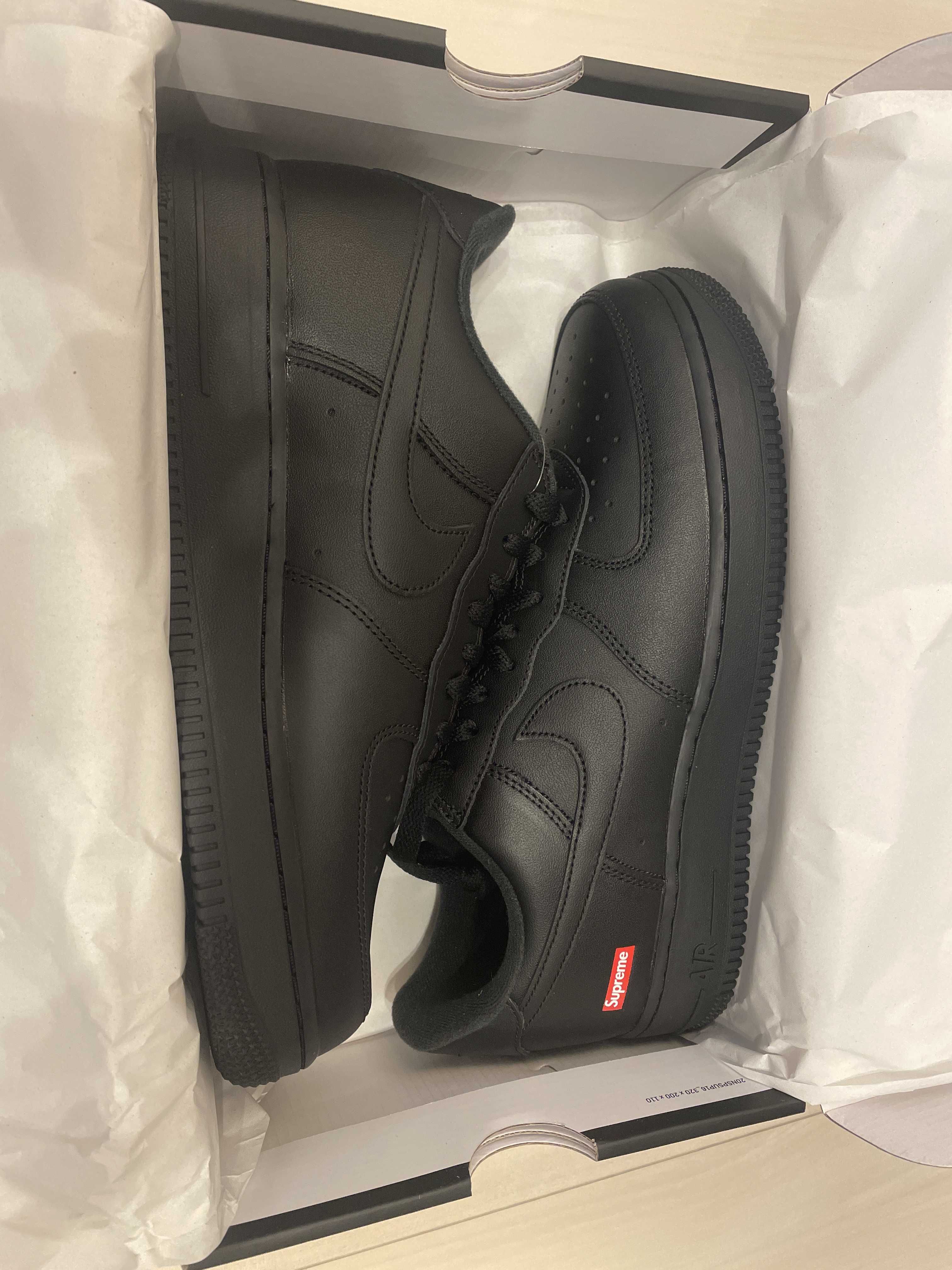 Supreme × Nike Air Force 1 Low "Black"