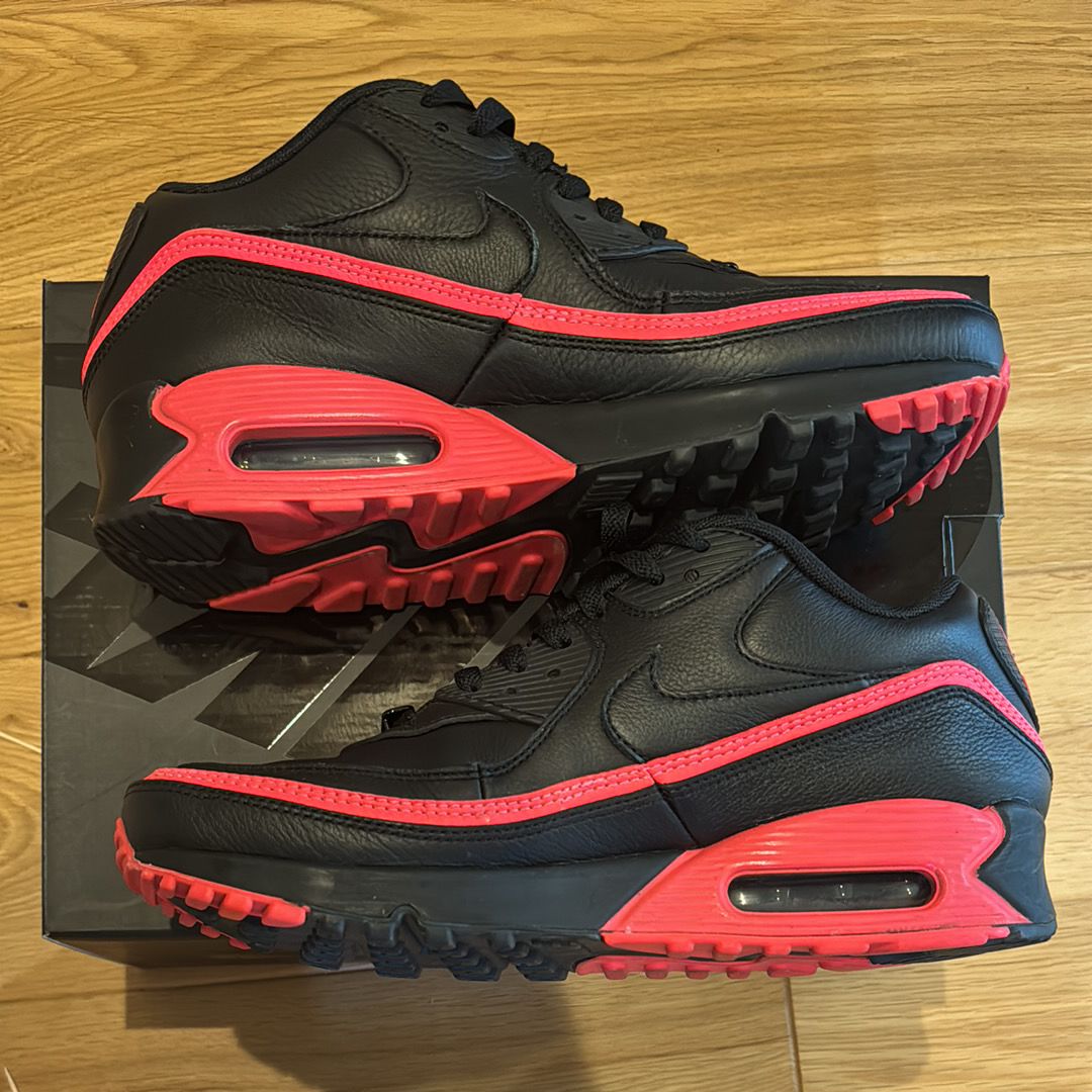 UNDEFEATED × Nike Air Max 90 "Black/Red"