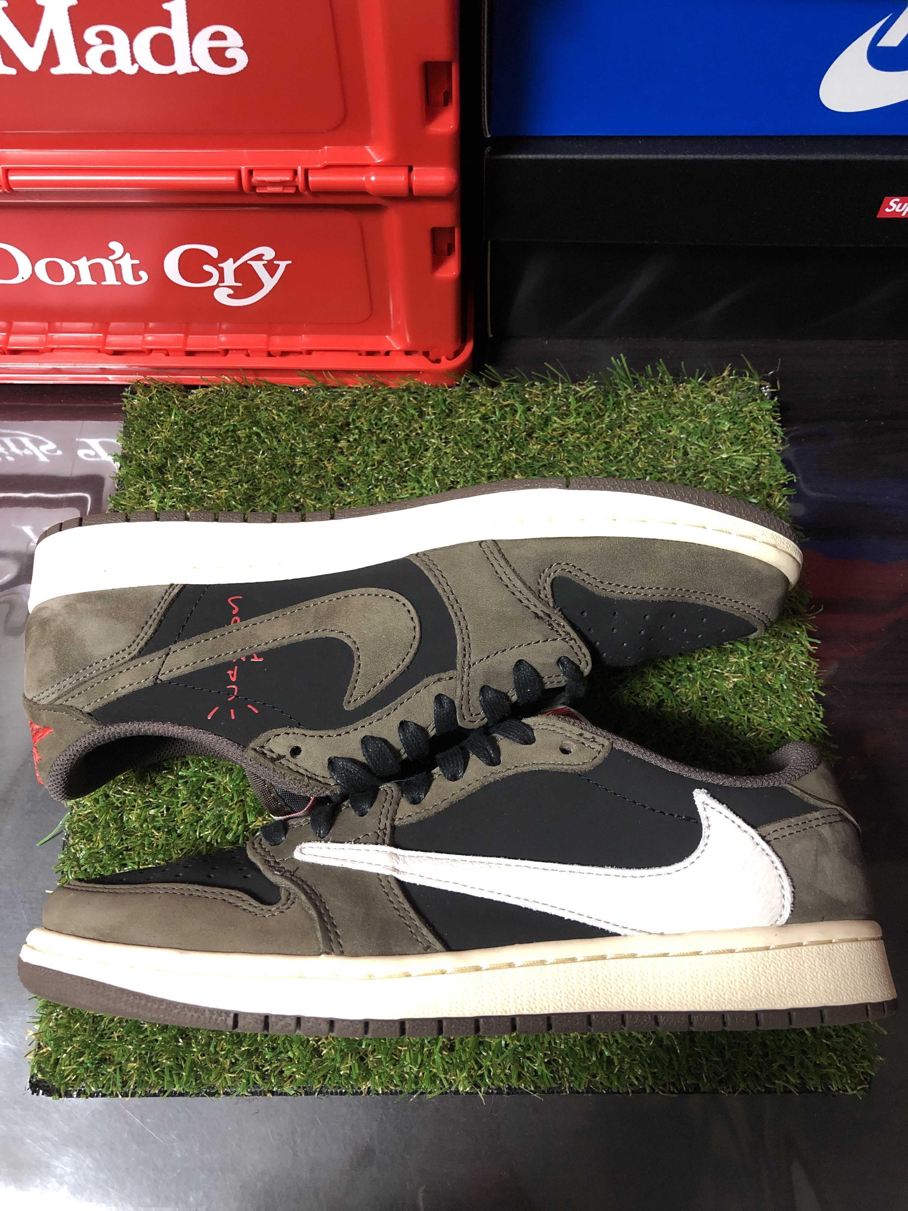 Travis Scott × Nike Air Jordan 1 Low OG SP-T "Black/Dark Mocha"