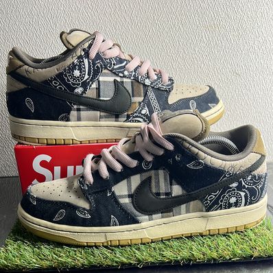 Travis Scott × Nike SB Dunk Low "Black/Parachute Beige"