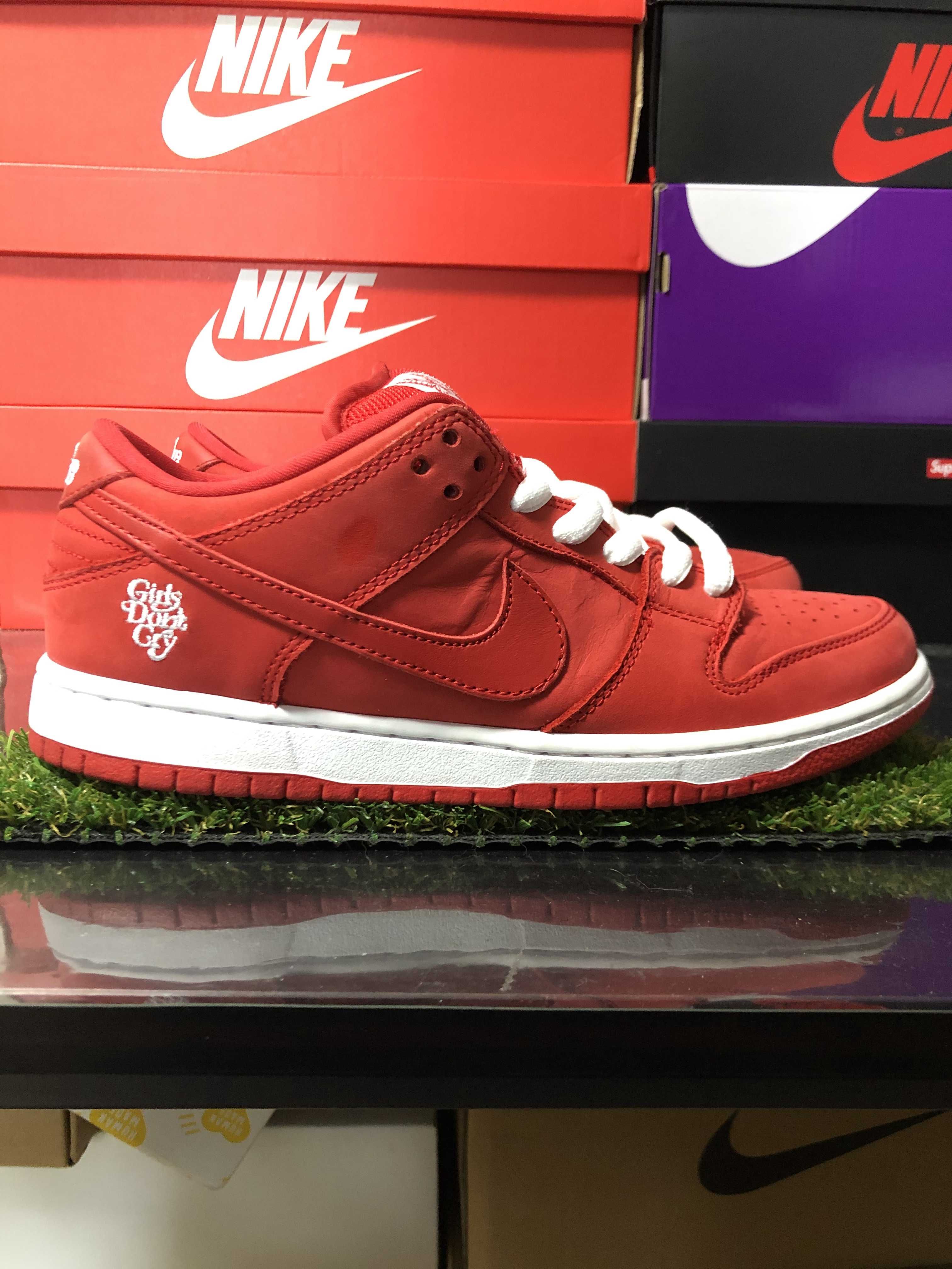 Girls Don't Cry × Nike SB Dunk Low Pro QS "Red" / VERDY