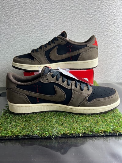 Travis Scott × Nike Air Jordan 1 Low OG SP-T "Black/Dark Mocha"