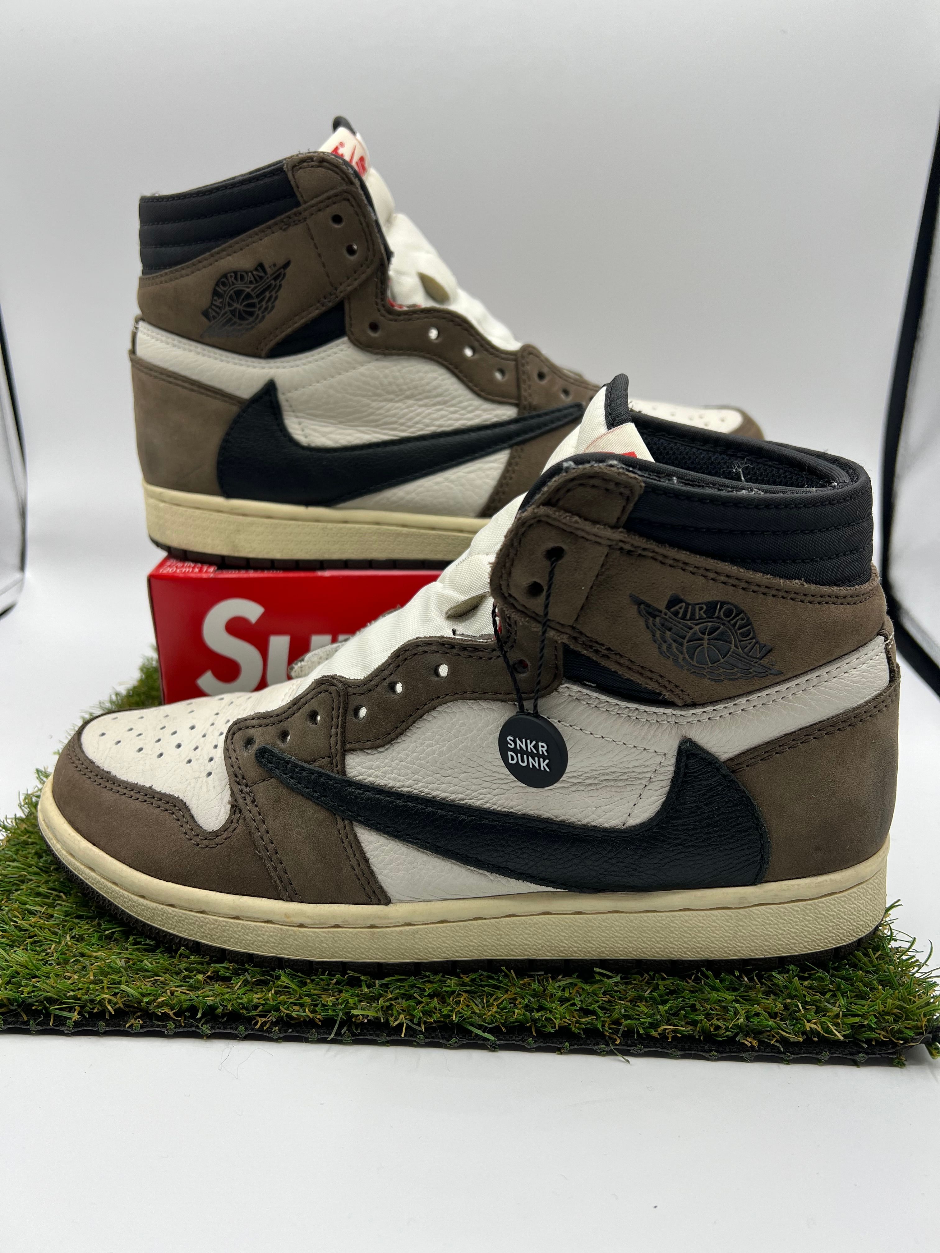 Travis Scott × Nike Air Jordan 1 Retro High OG TS SP "Sail/Dark Mocha"