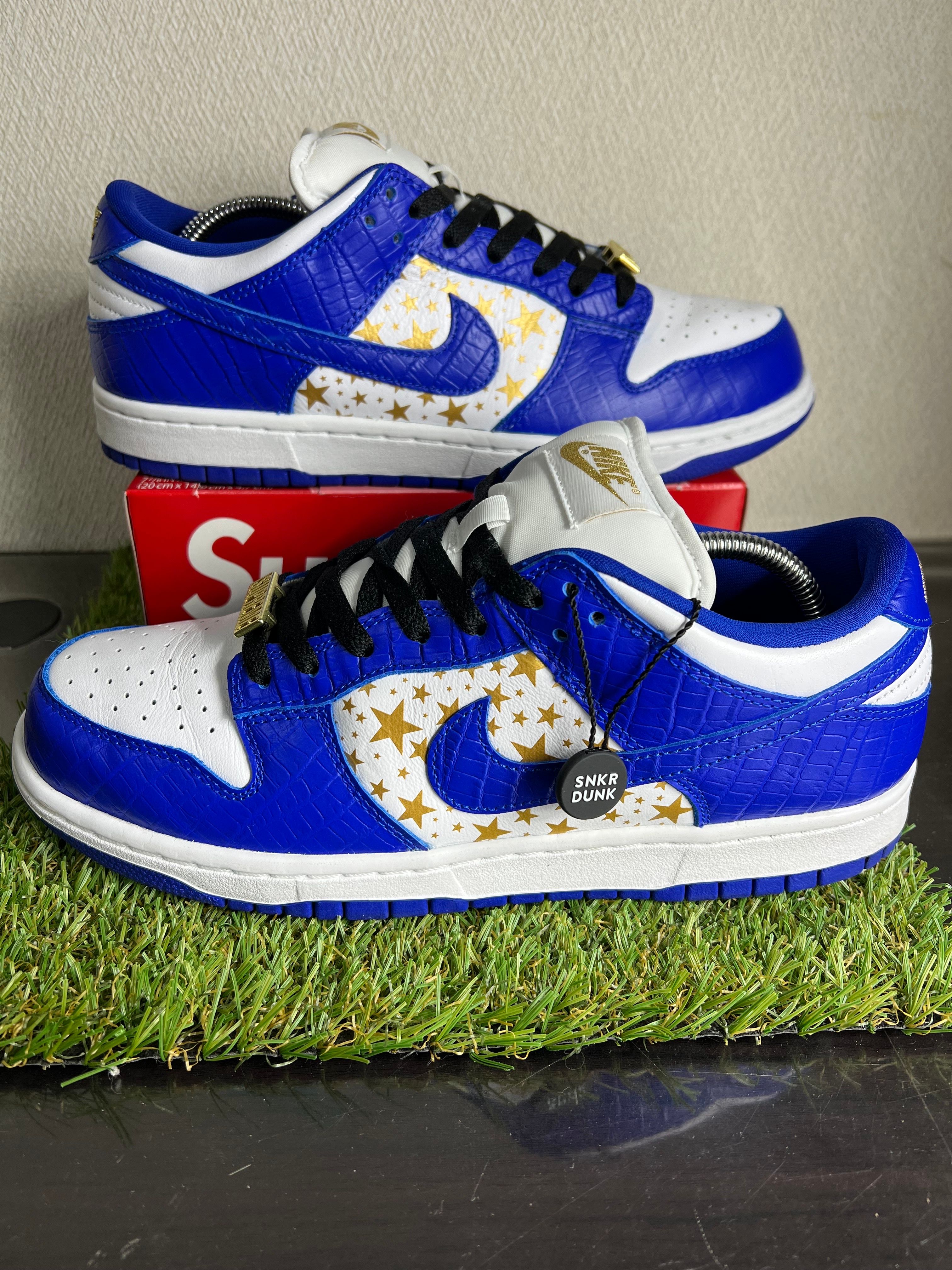Supreme × Nike SB Dunk Low OG QS Gold Stars "White/Hyper Blue"