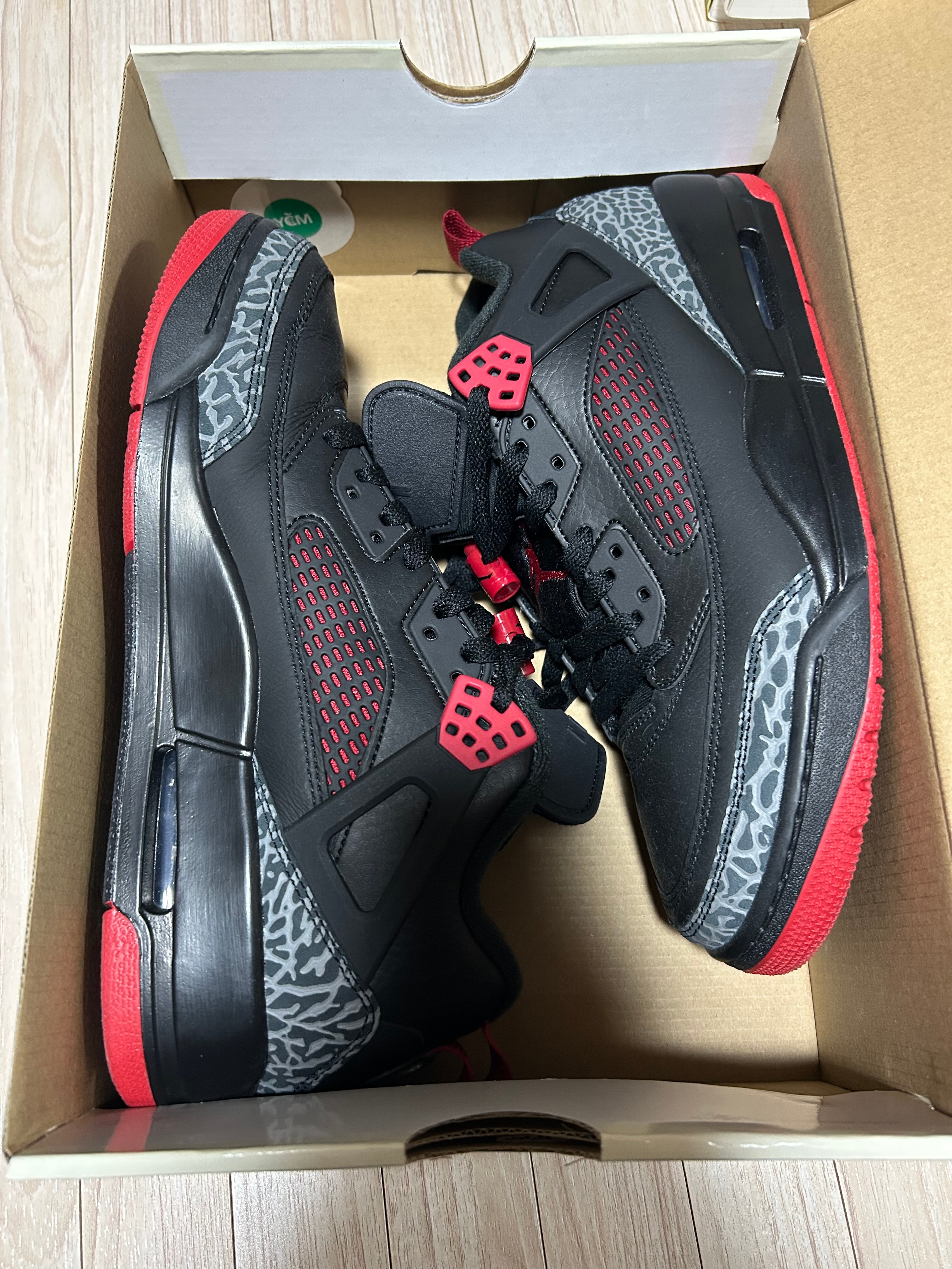 ナイキ ジョーダン スパイジーク ロー "ブレッド"