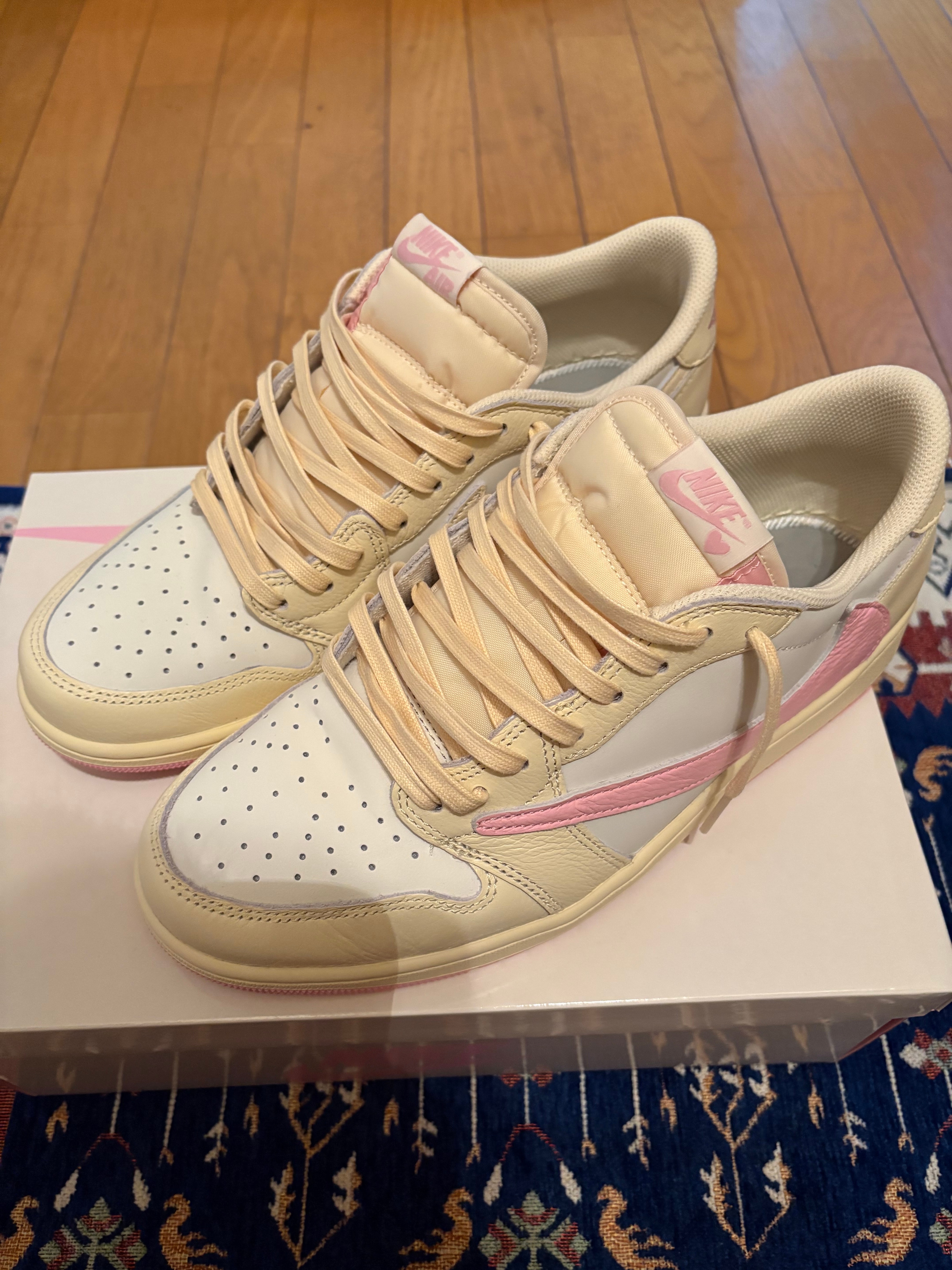 Travis Scott × Nike Air Jordan 1 Retro Low OG "Muslin/Shy Pink"