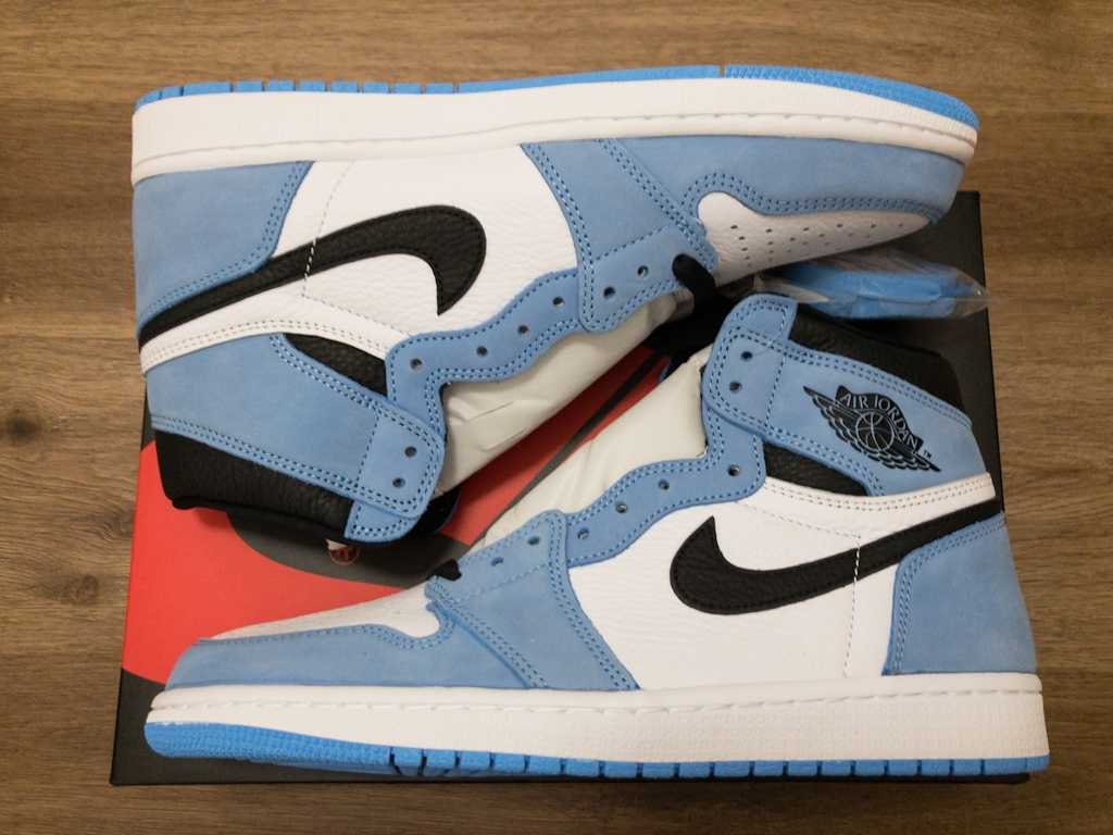 Nike Air Jordan 1 High OG "University Blue"