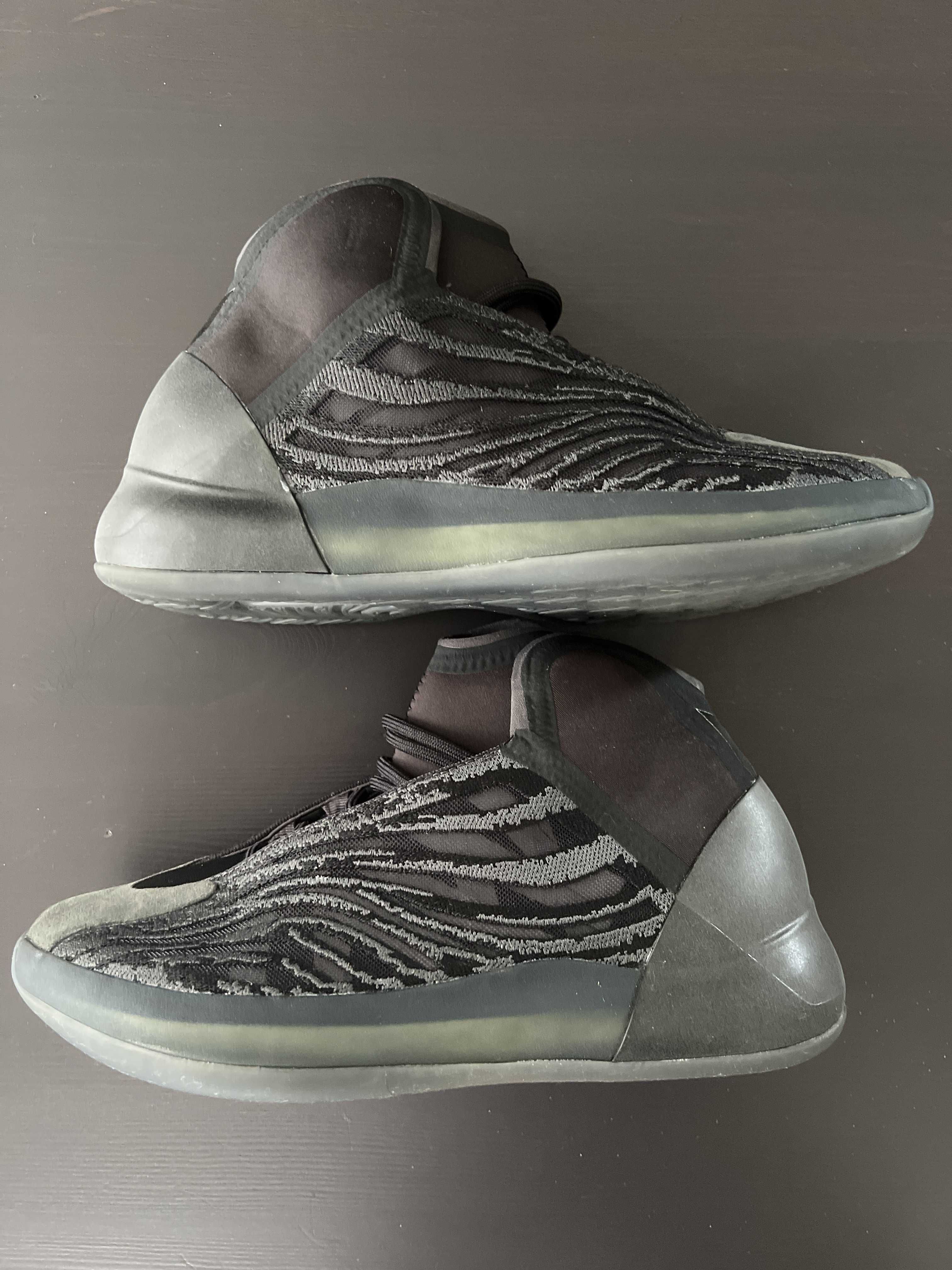 ADIDAS YEEZY Quantum "Onyx"