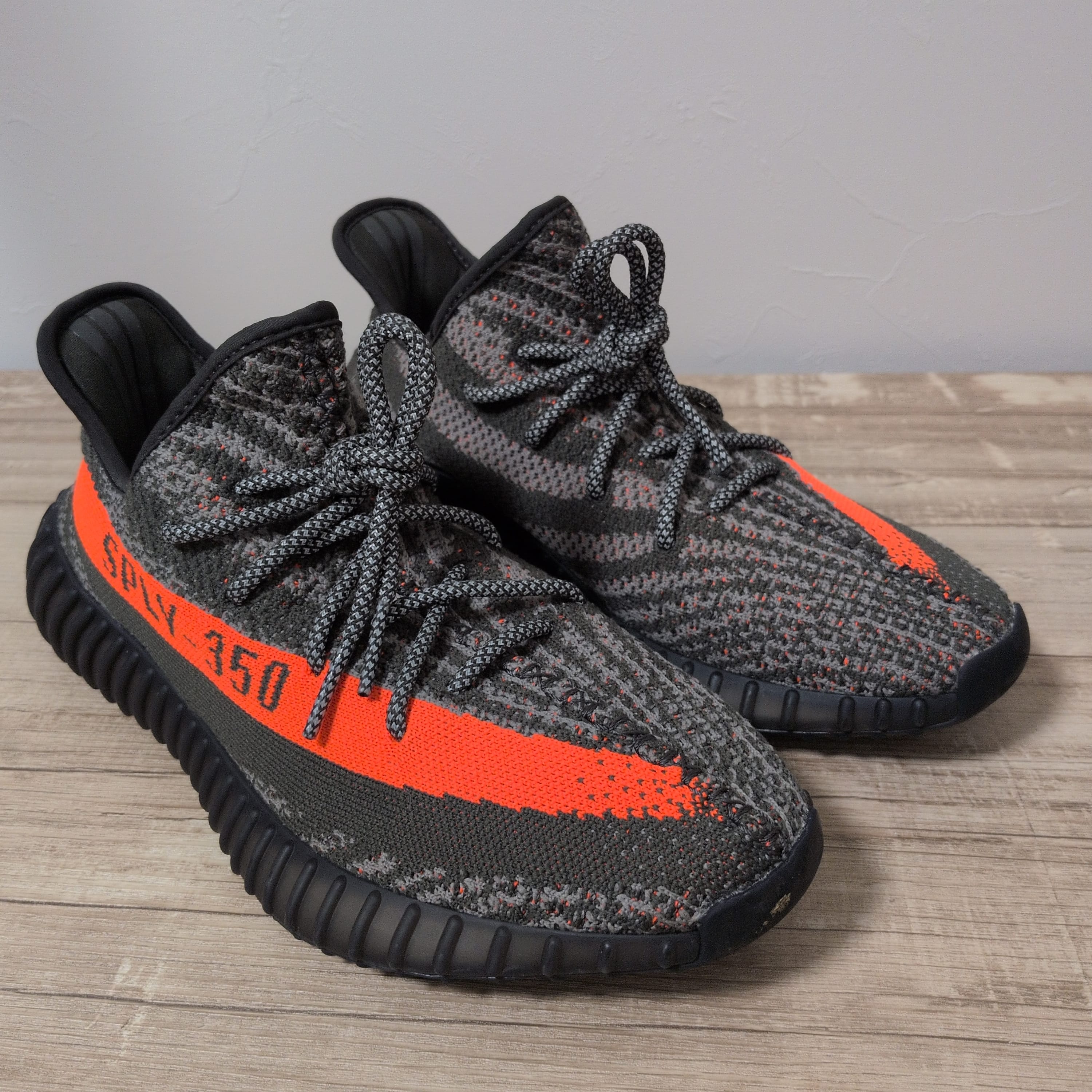 adidas YEEZY Boost 350V2 "Carbon Beluga"