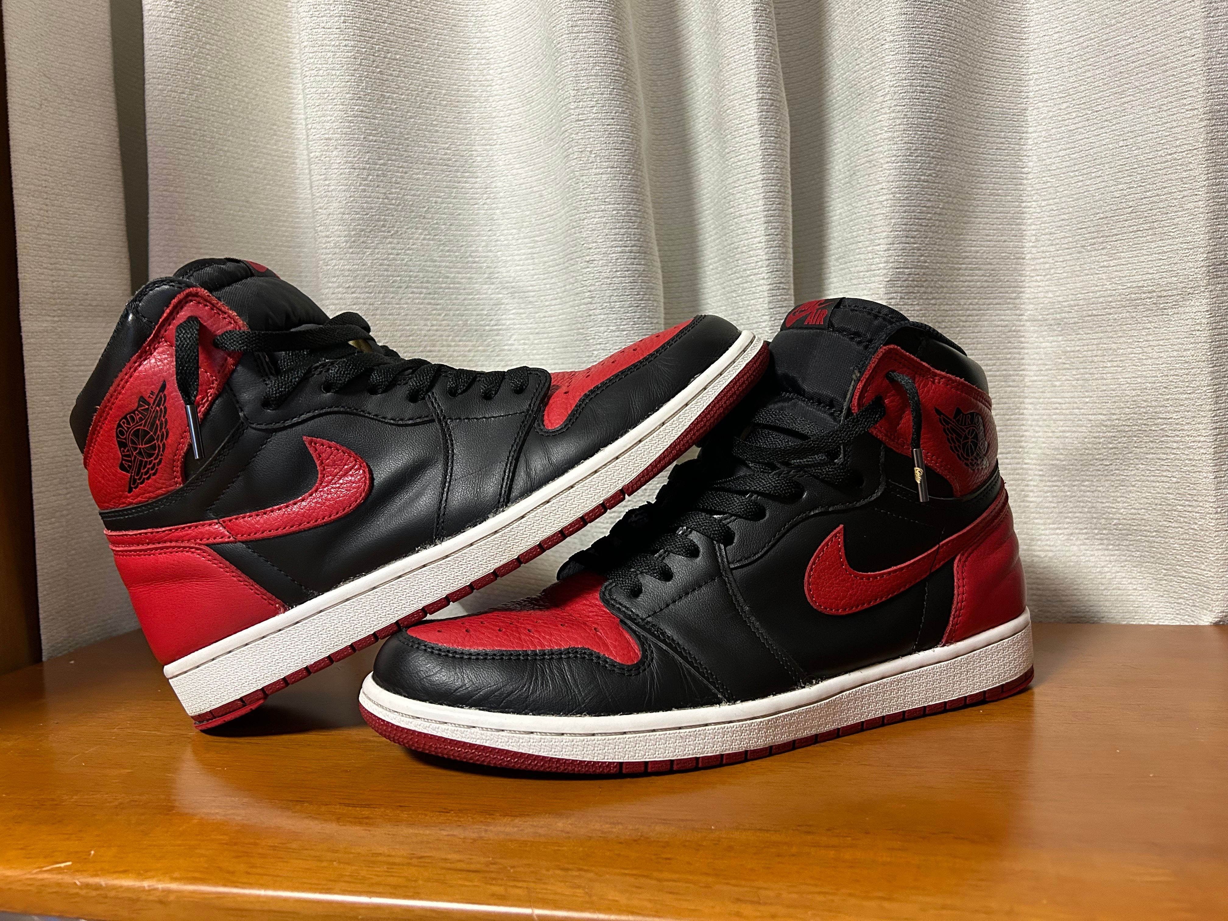 Nike Air Jordan 1 Retro High OG "Bred/Banned" (2016)