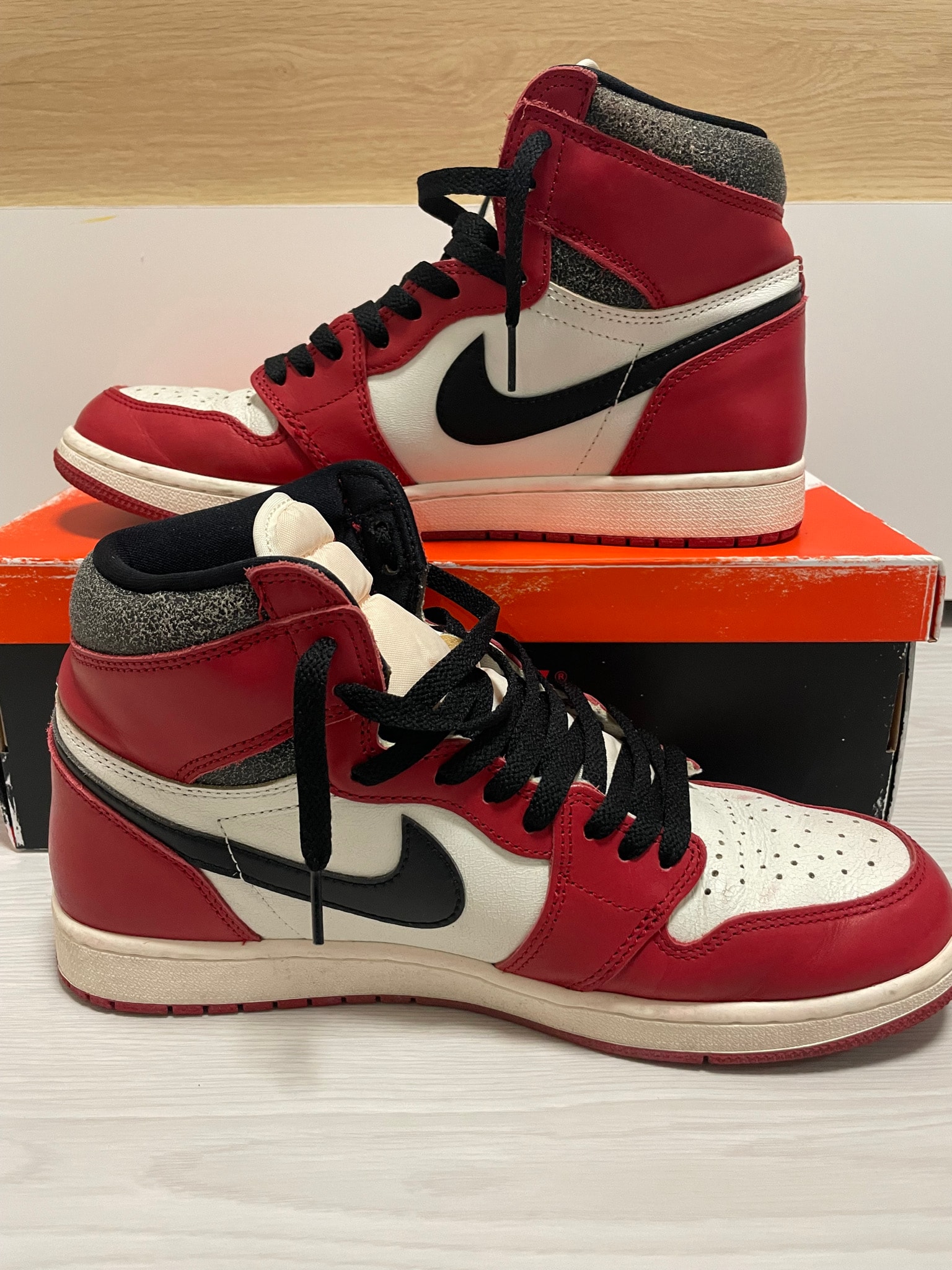 Nike Air Jordan 1 High OG "Lost & Found/Chicago"
