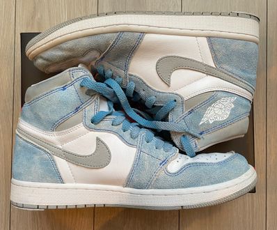 Nike Air Jordan 1 High OG "Hyper Royal"