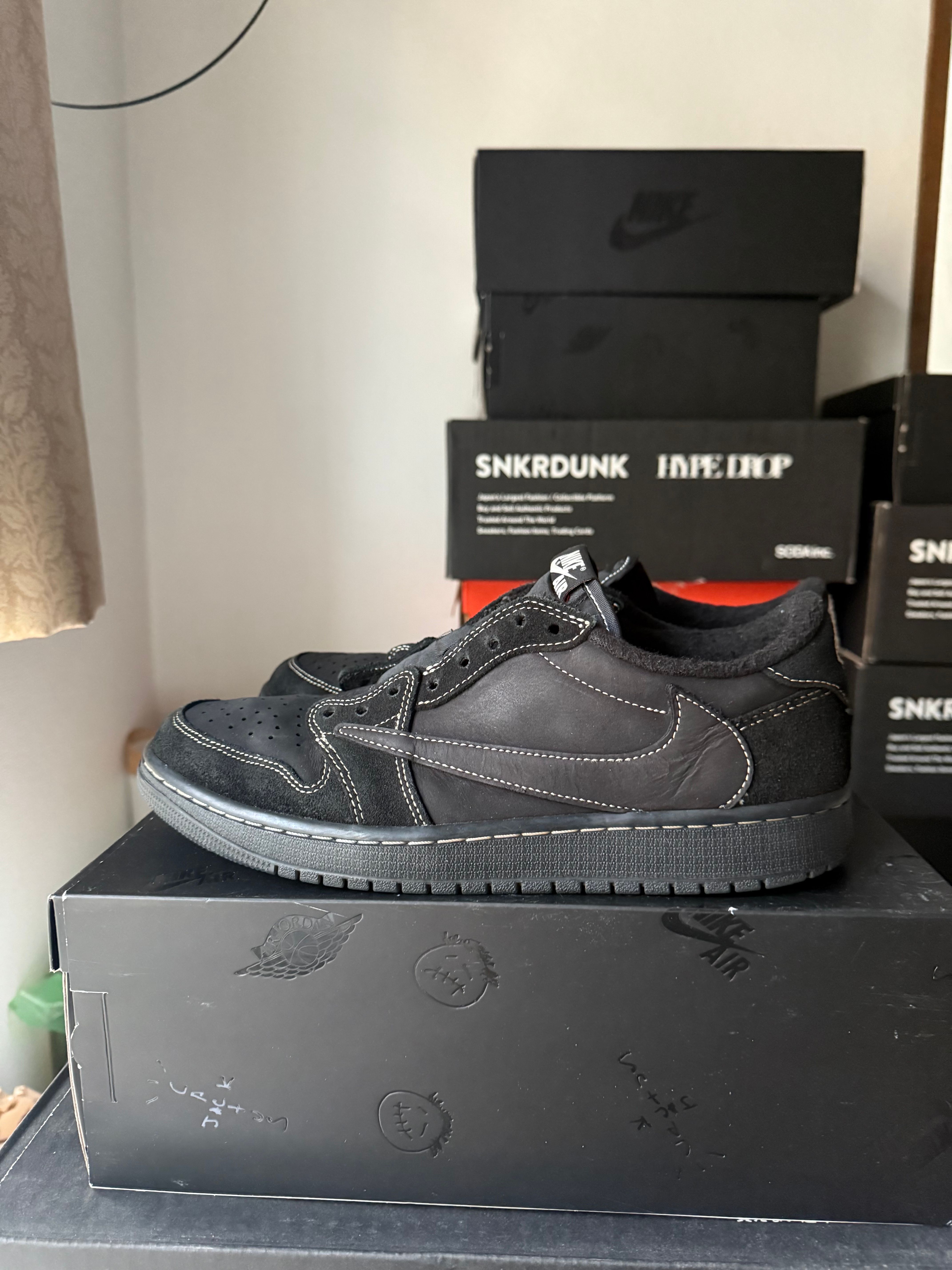 Travis Scott × Nike Air Jordan 1 Low OG SP "Black Phantom"