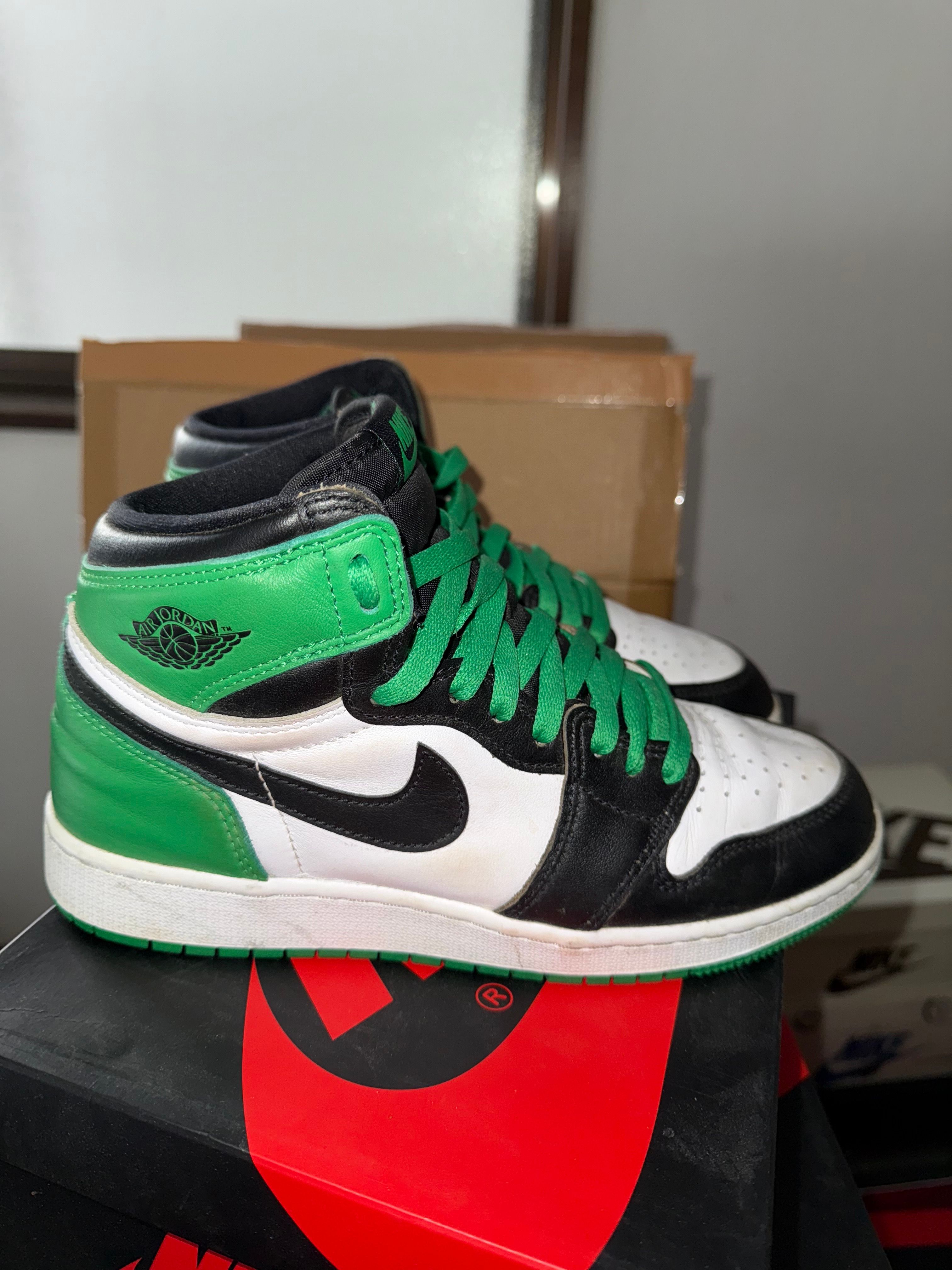 Nike GS Air Jordan 1 Retro High OG "Celtics/Black and Lucky Green" (2023)