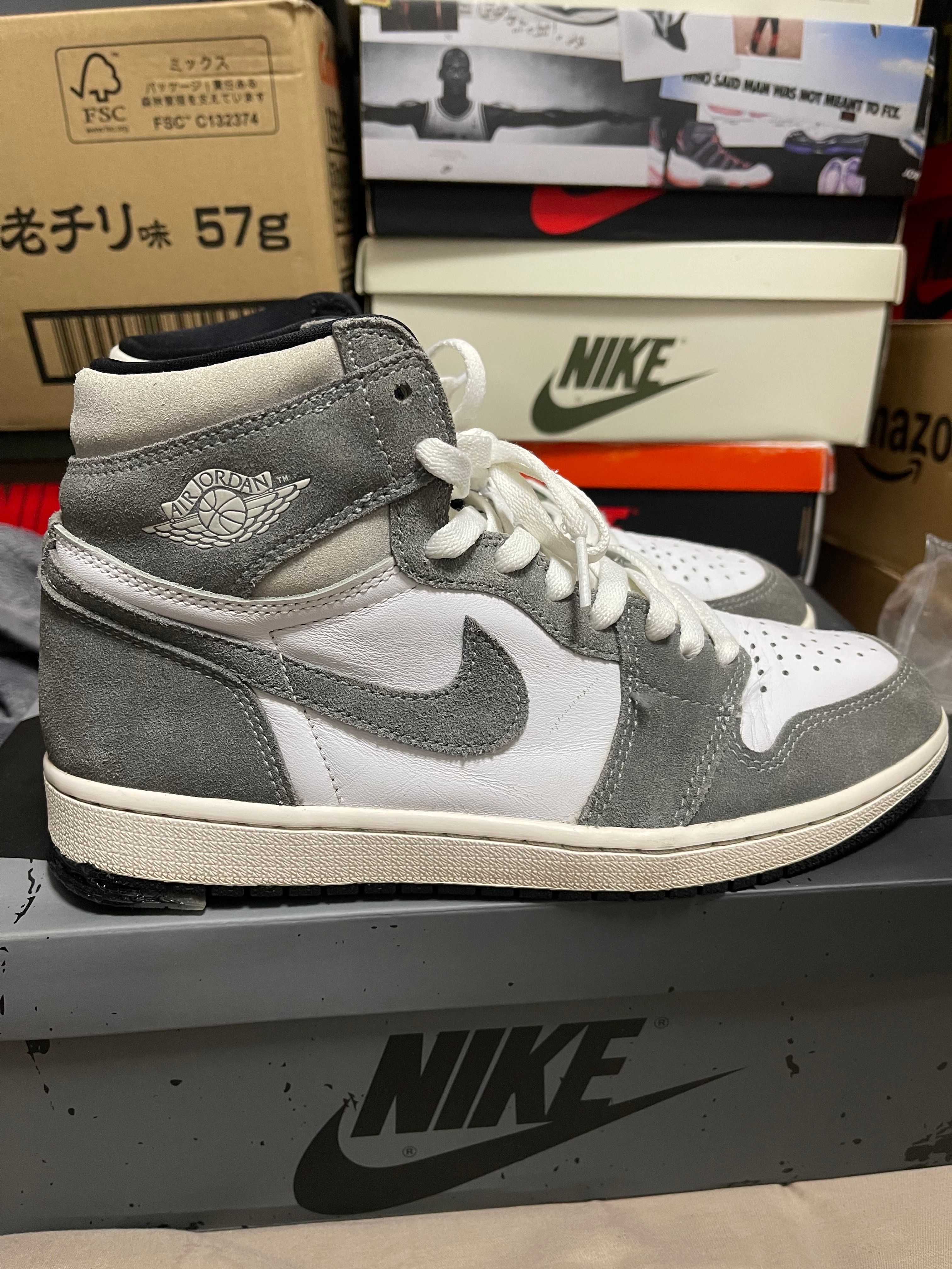Nike Air Jordan 1 Retro High OG "Black and Smoke Grey"