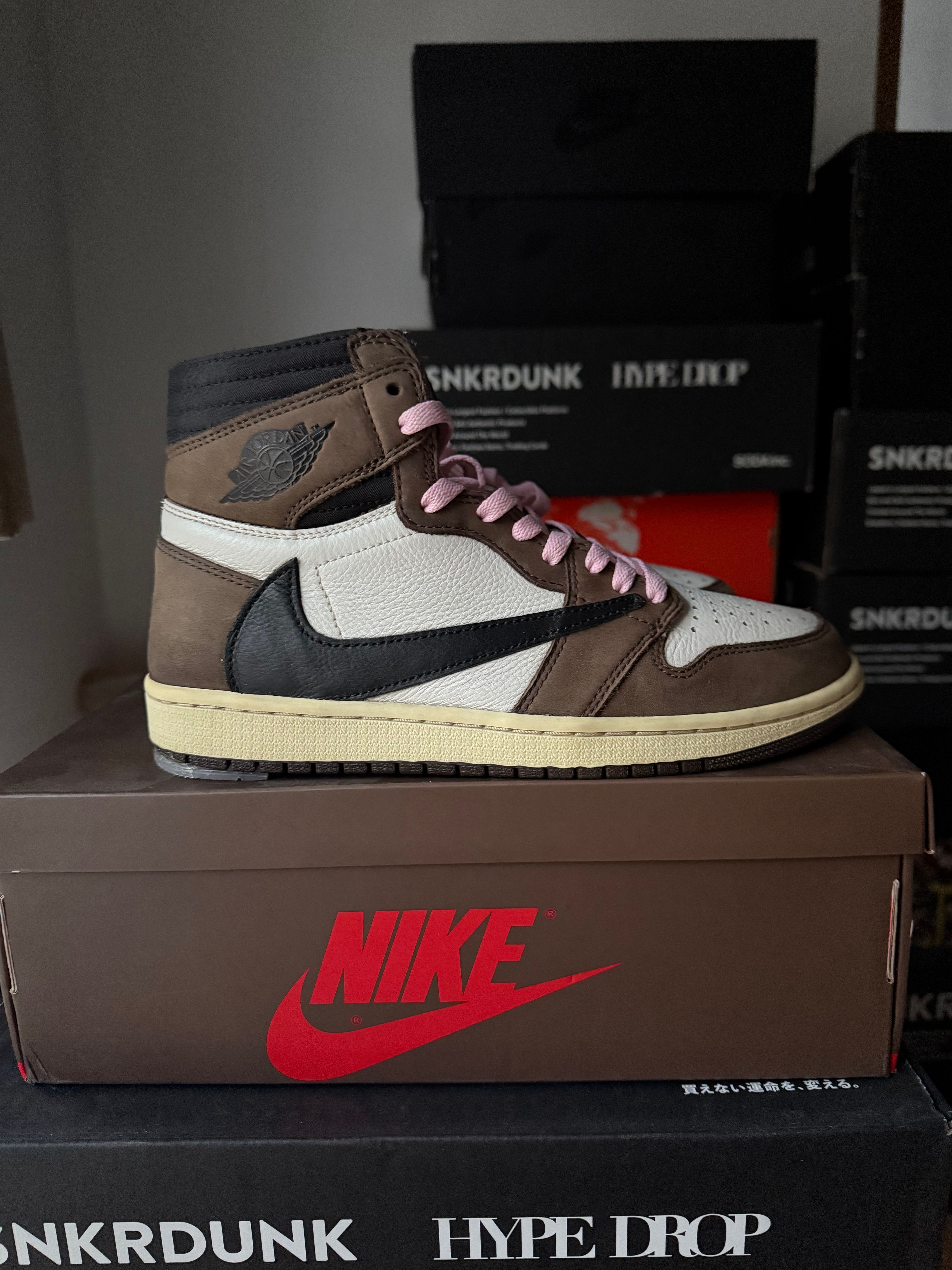 Travis Scott × Nike Air Jordan 1 Retro High OG TS SP "Sail/Dark Mocha"
