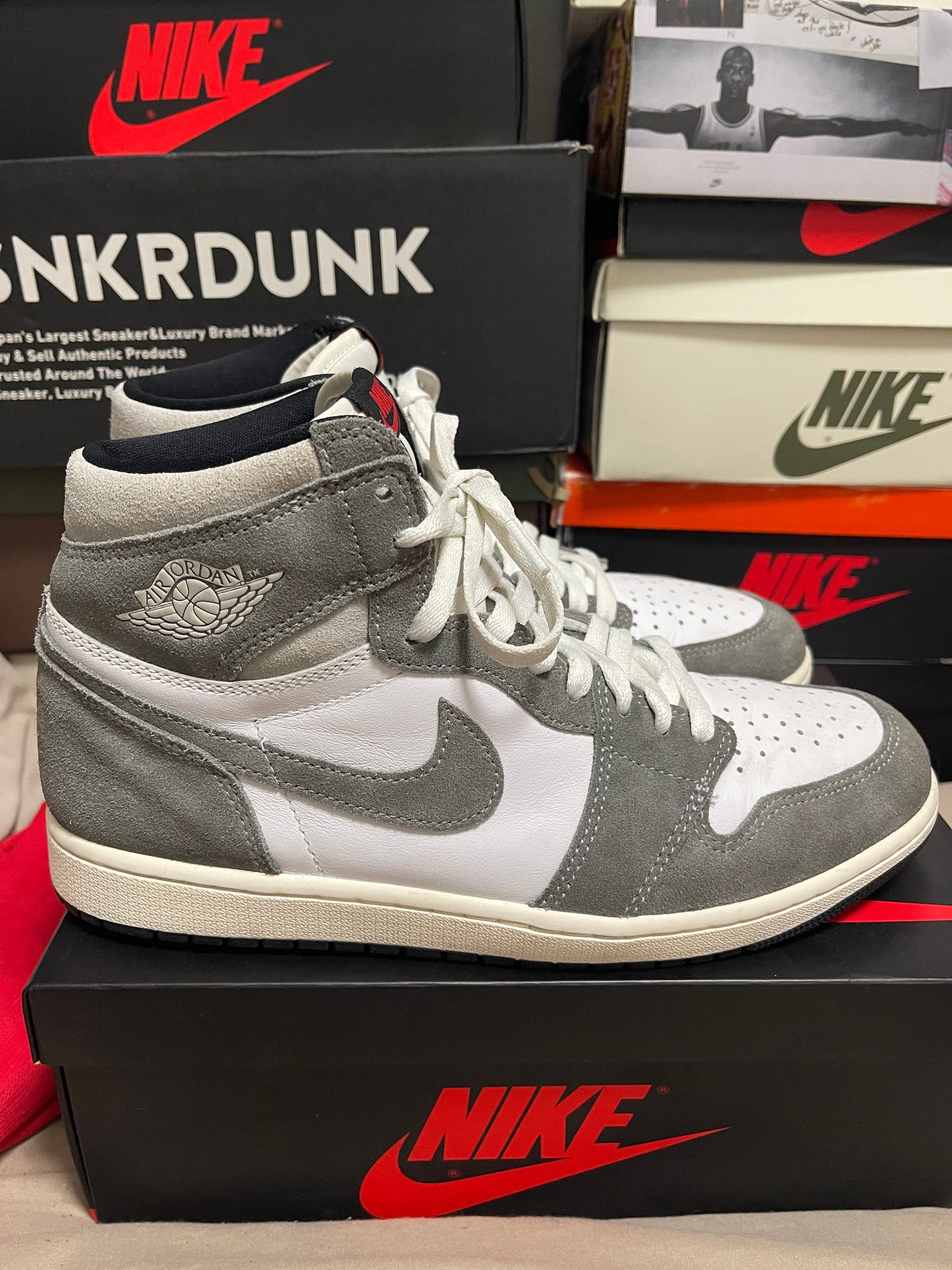 Nike Air Jordan 1 Retro High OG "Black and Smoke Grey"