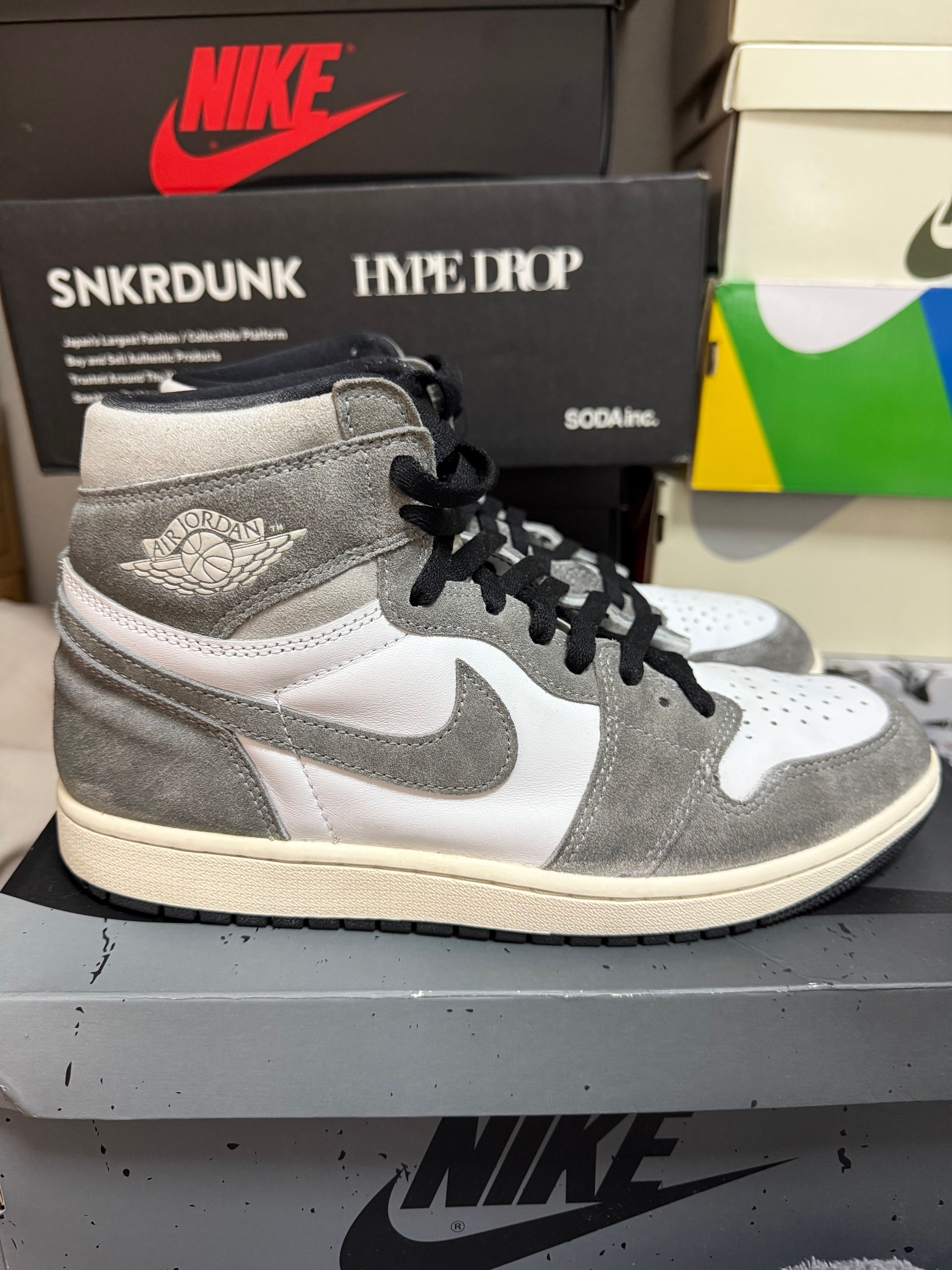 Nike Air Jordan 1 Retro High OG "Black and Smoke Grey"
