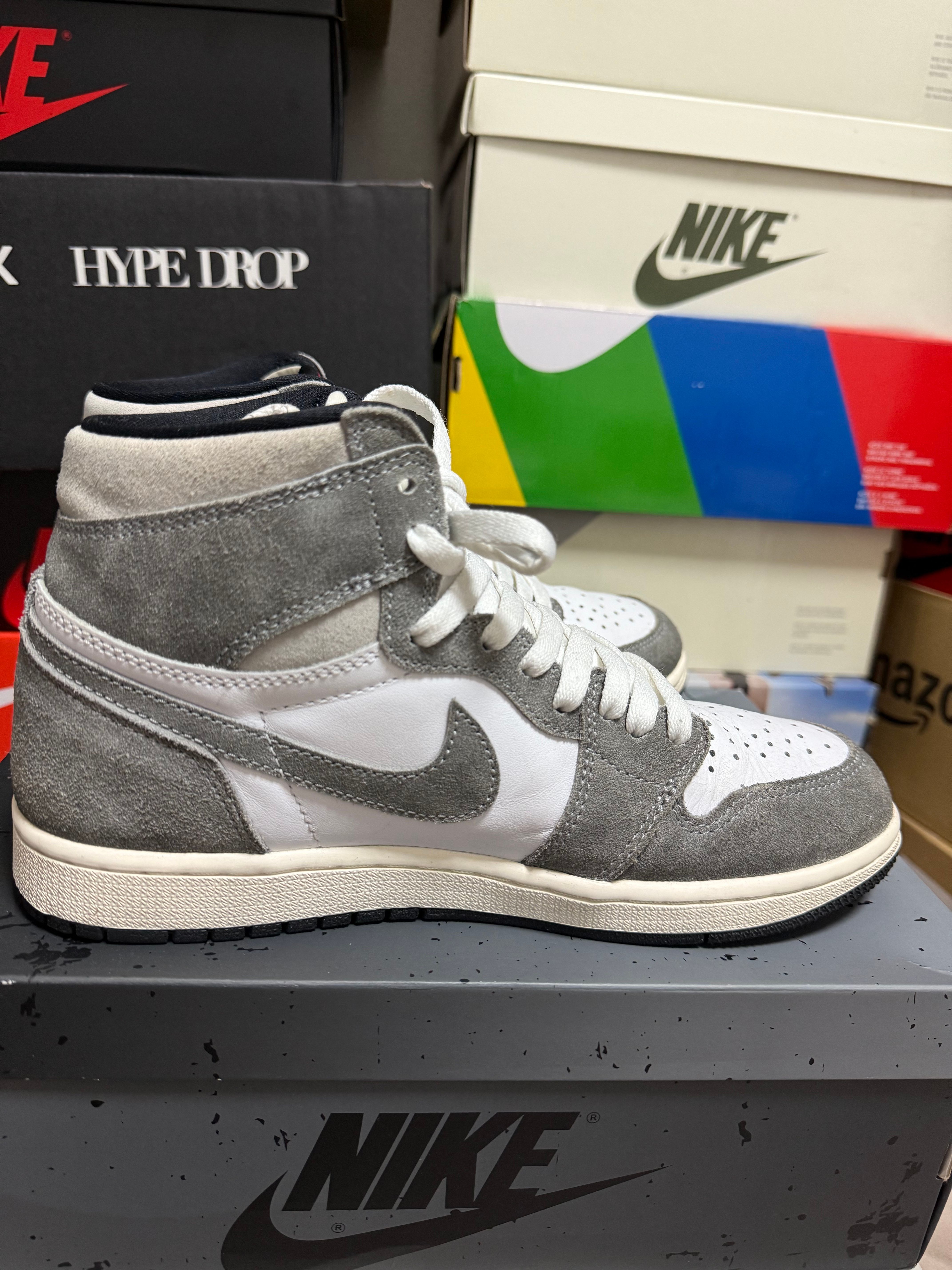 Nike Air Jordan 1 Retro High OG "Black and Smoke Grey"