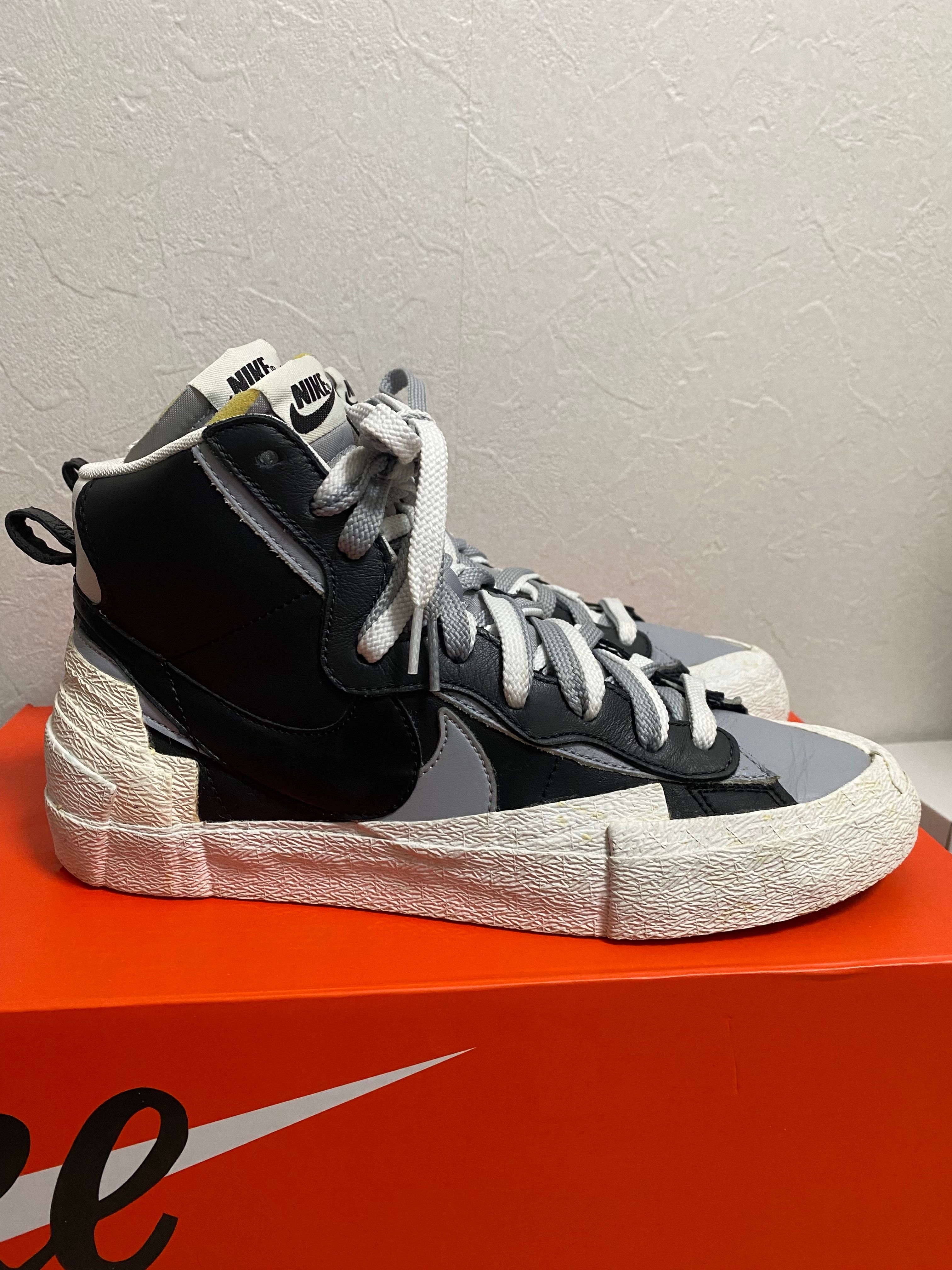 sacai × NIKE BLAZER MID "BLACK/WOLF GREY/WHITE"