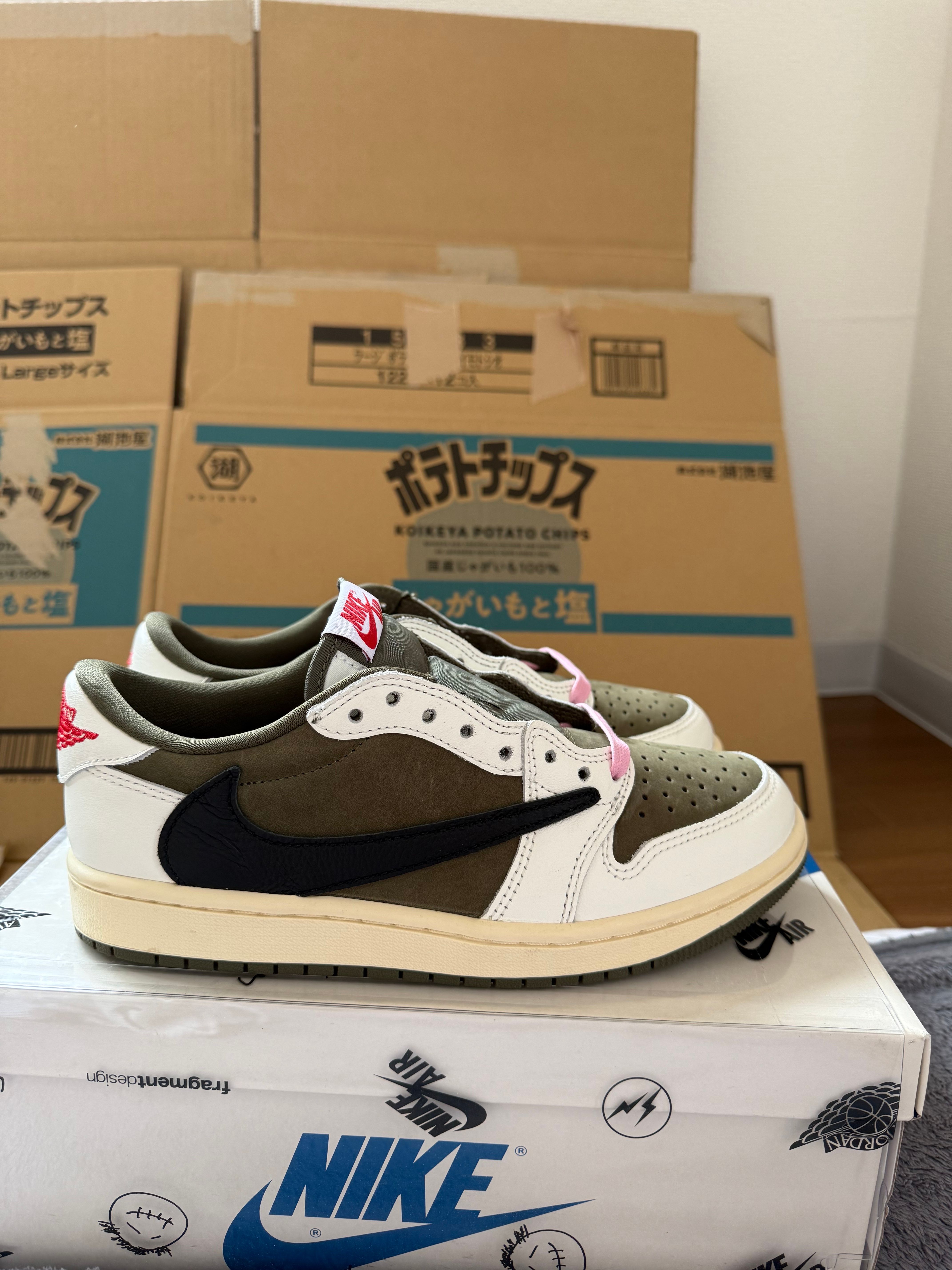 Travis Scott × Nike Air Jordan 1 Low OG SP "Reverse Olive"