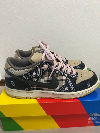 Travis Scott × Nike SB Dunk Low "Black/Parachute Beige"