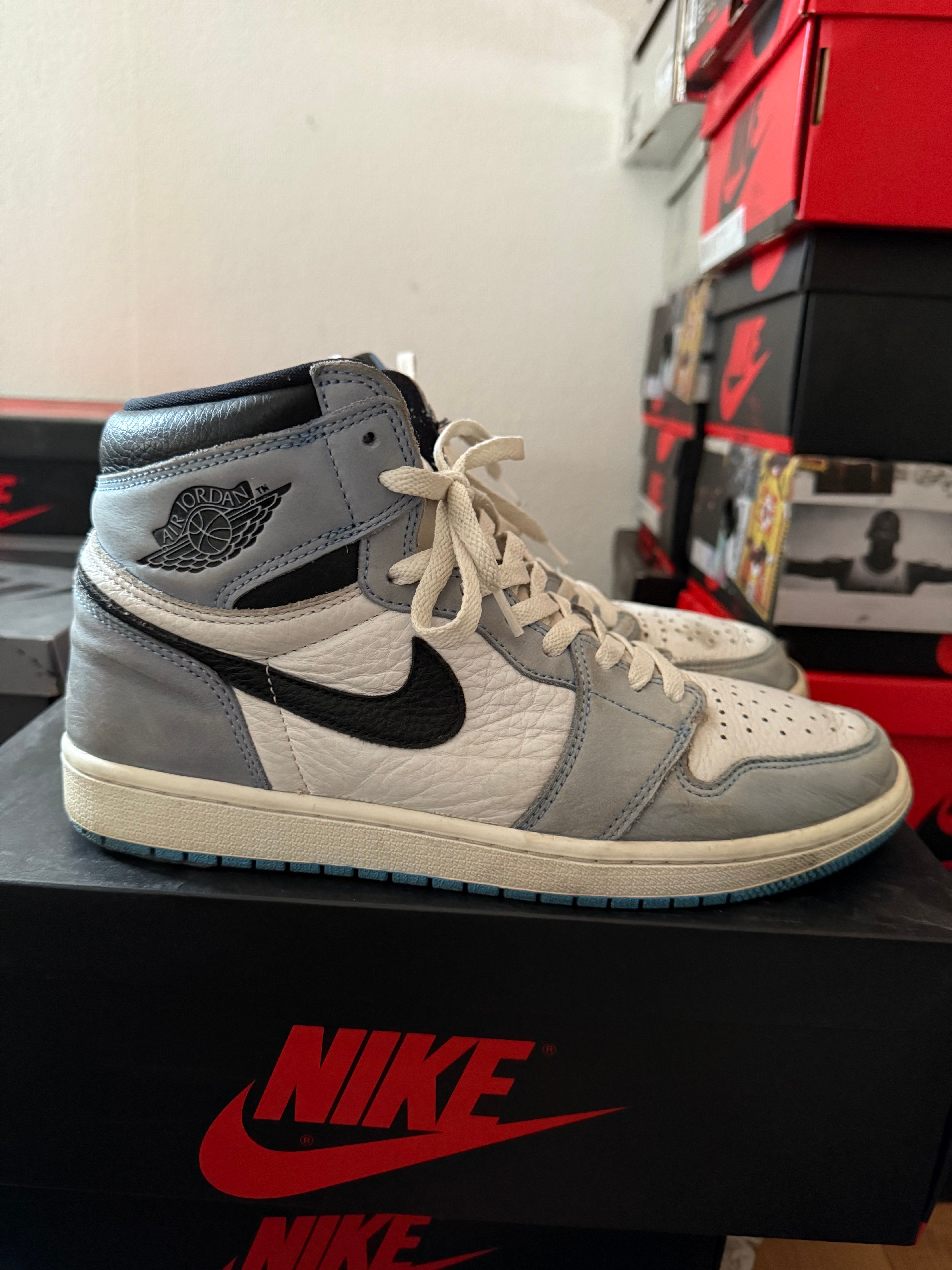 Nike Air Jordan 1 High OG "University Blue"