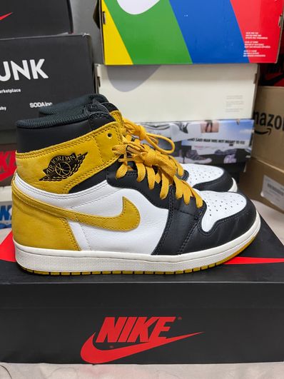 Nike Air Jordan 1 Retro High OG "Black Toe/Yellow Ochre"