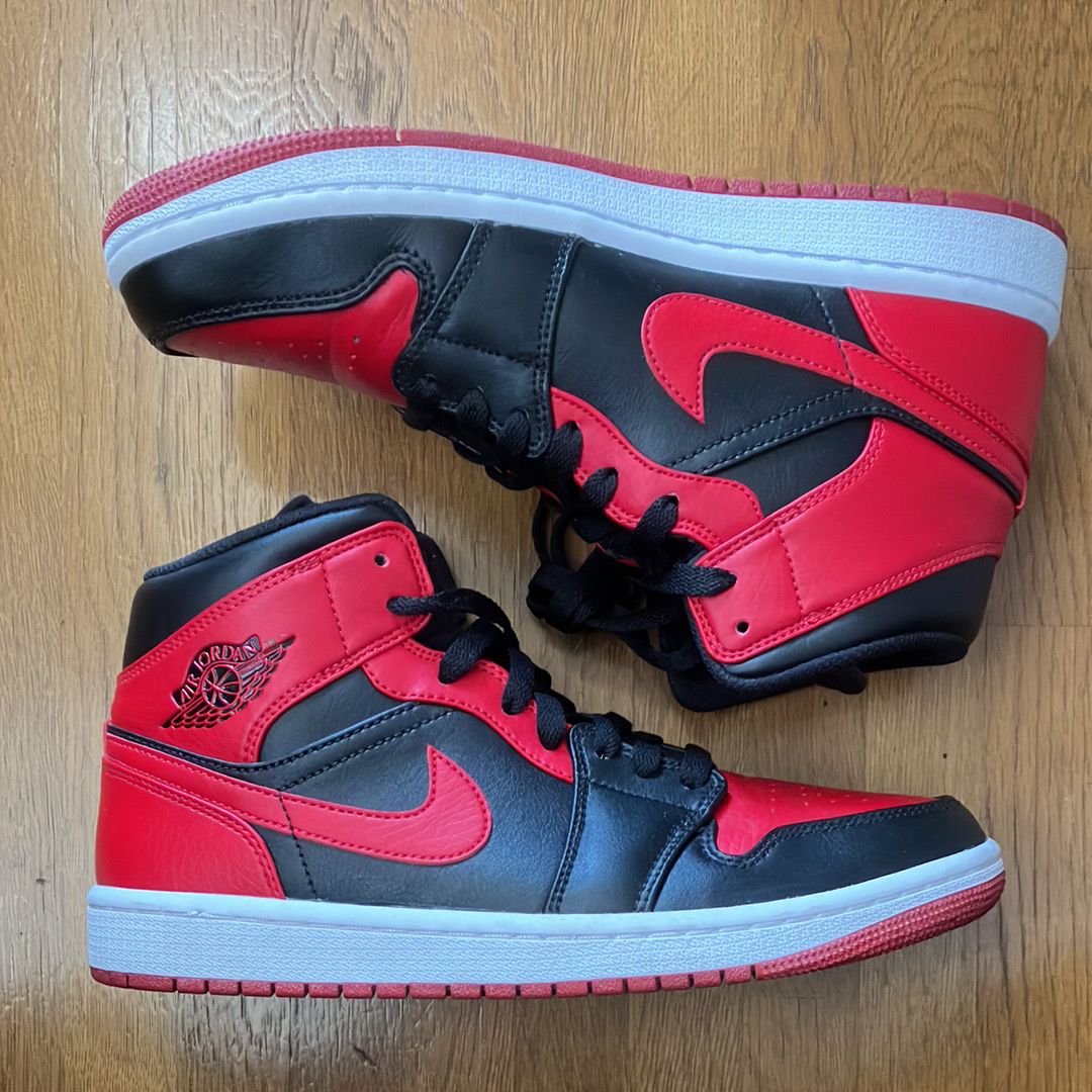 Nike Air Jordan 1 Mid "Bred"