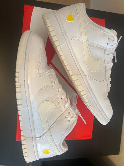 Nike WMNS Dunk Low