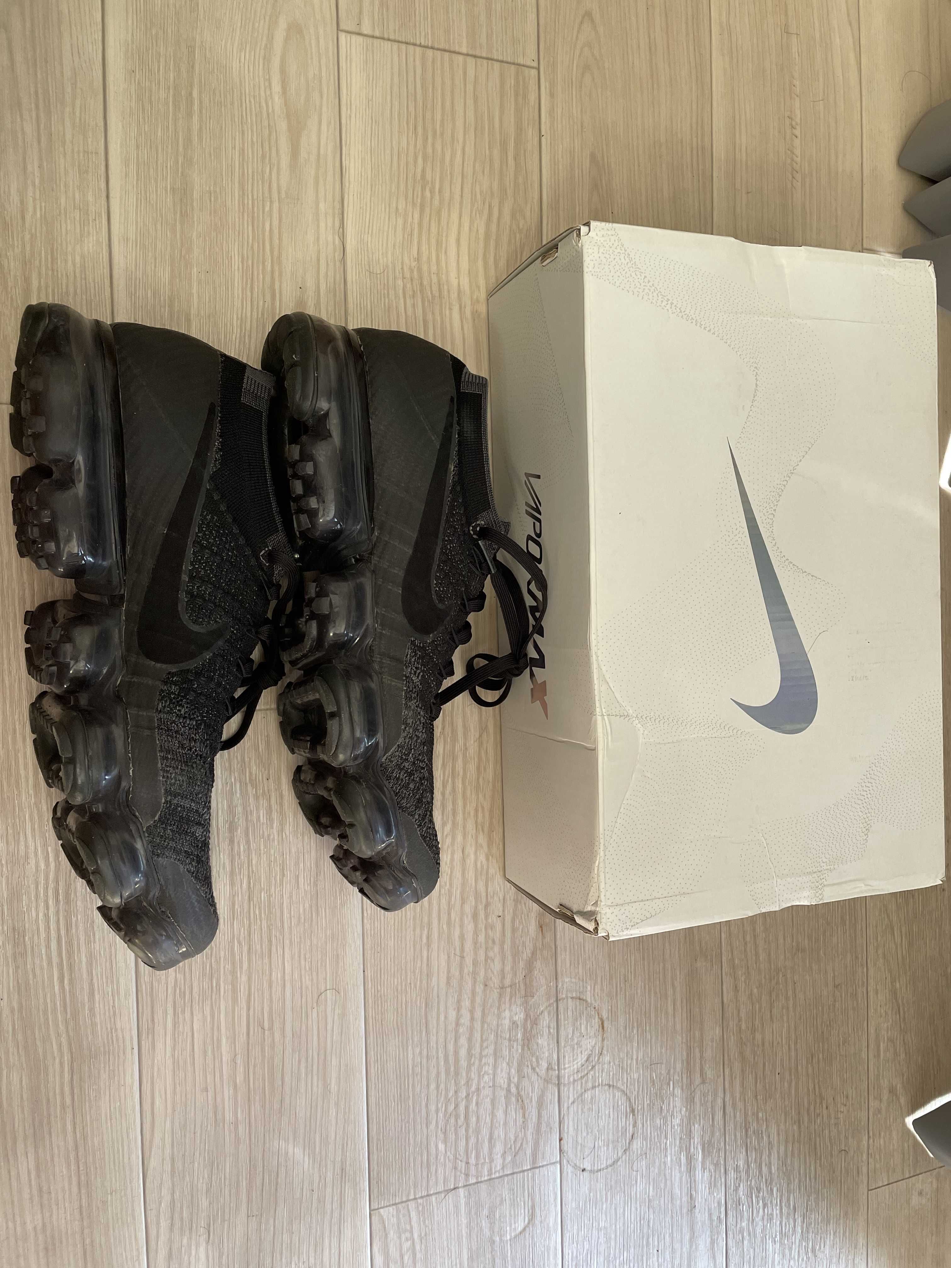 Nike Air Vapormax Flyknit "Triple. Black 2.0"