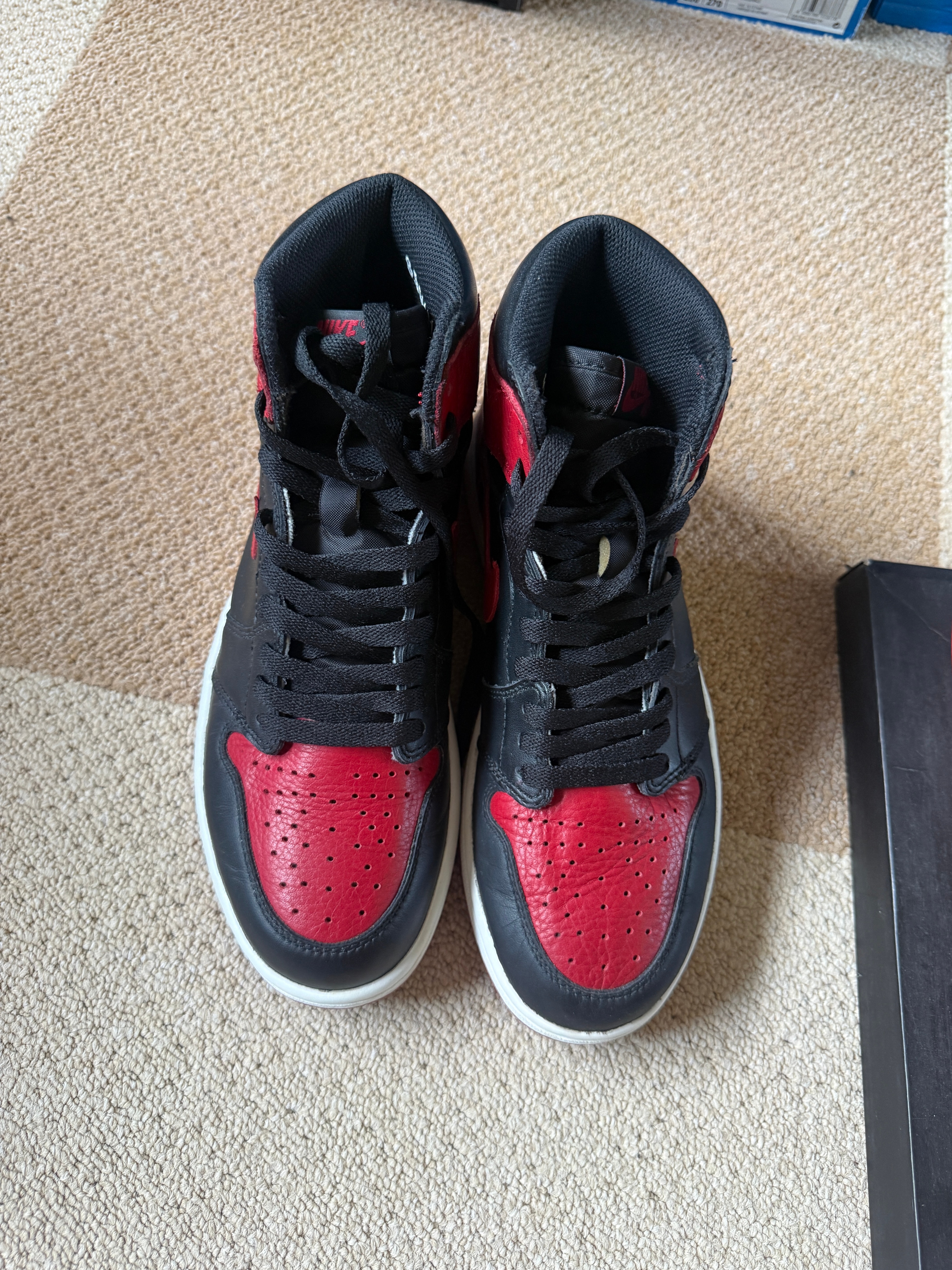 Nike Air Jordan 1 Retro High OG "Bred/Banned" (2016)