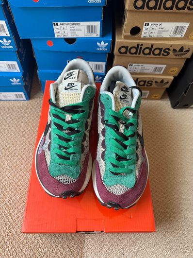 sacai × Nike Vapor Waffle "String/Red/Green"