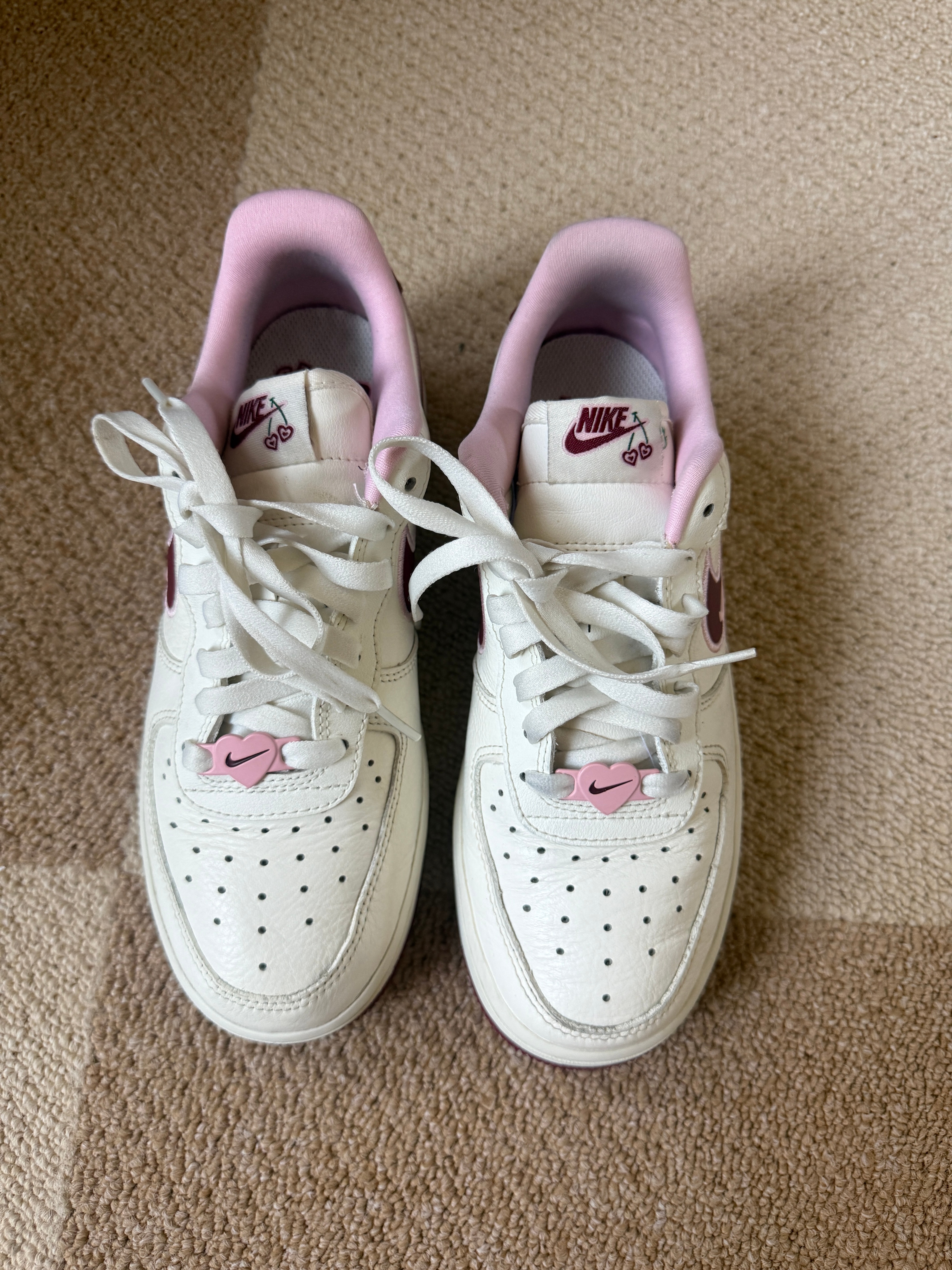 Nike Women's Air Force 1 Low "Valentine's Day" (2023)