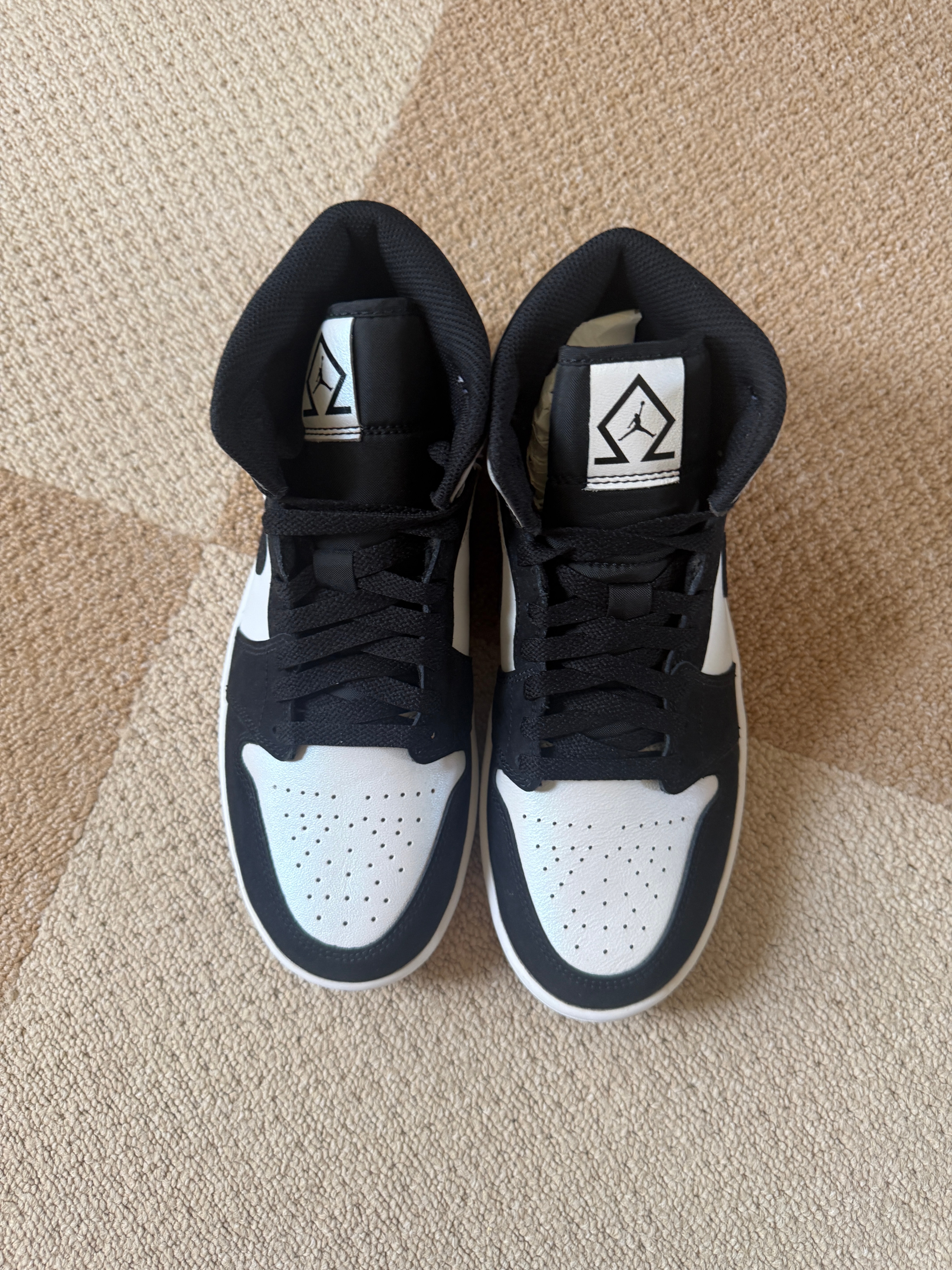 Nike Air Jordan 1 Mid "Omega/Black/White"