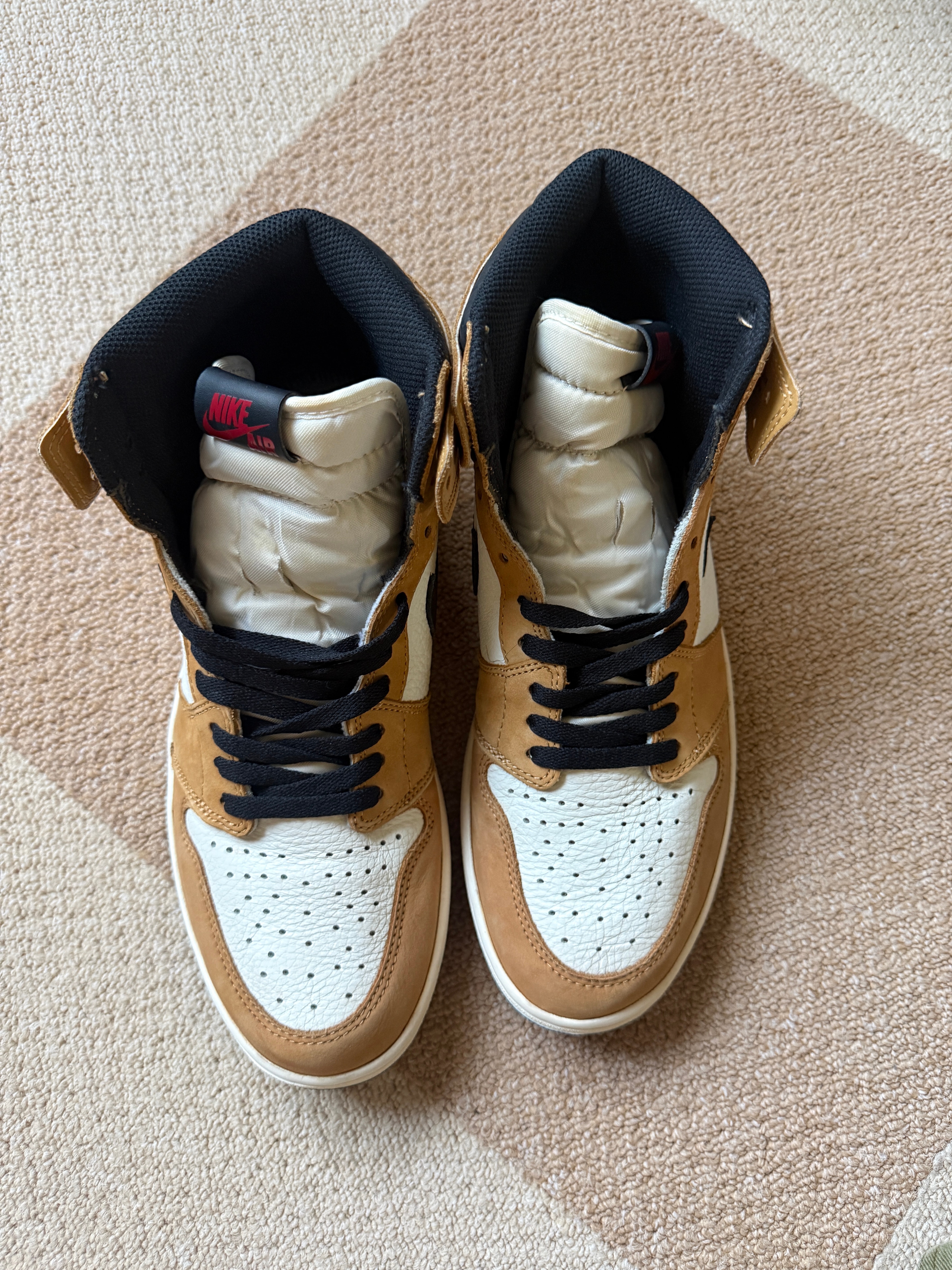 ナイキ エアジョーダン1 レトロ ハイ OG ルーキー オブ ザ イヤー