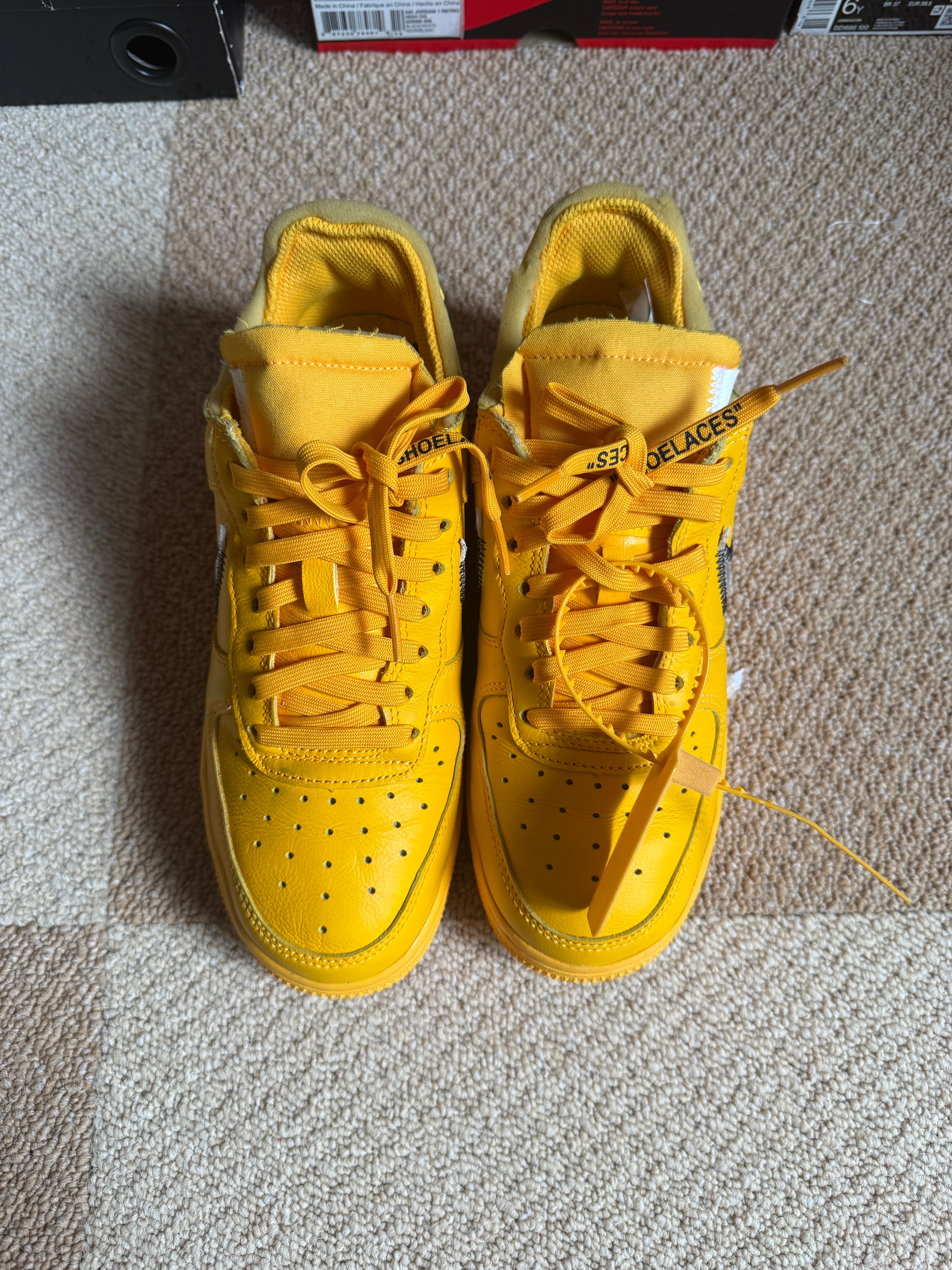 Off-White × Nike Air Force 1 Low "University Gold"