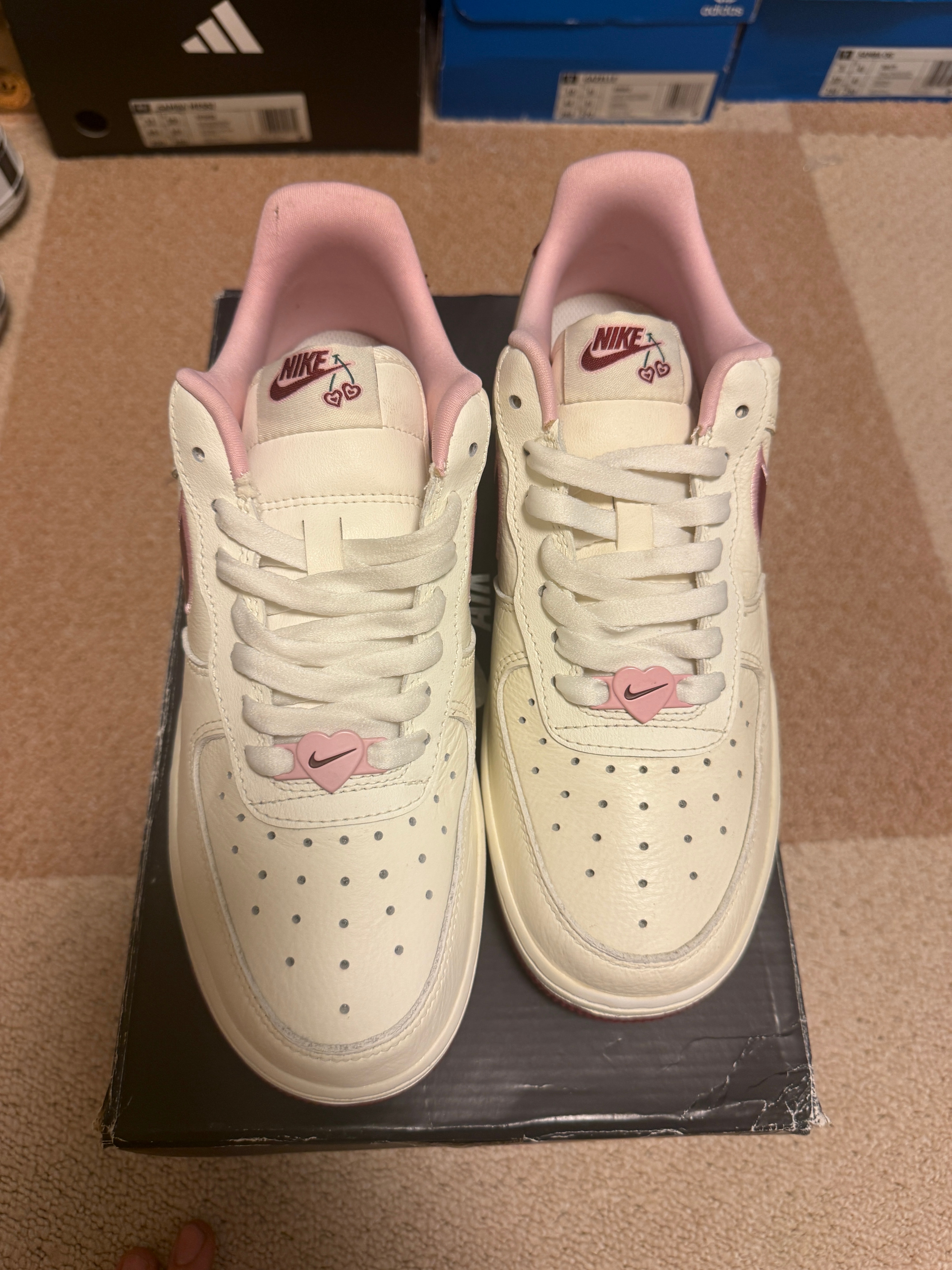 Nike Women's Air Force 1 Low "Valentine's Day" (2023)