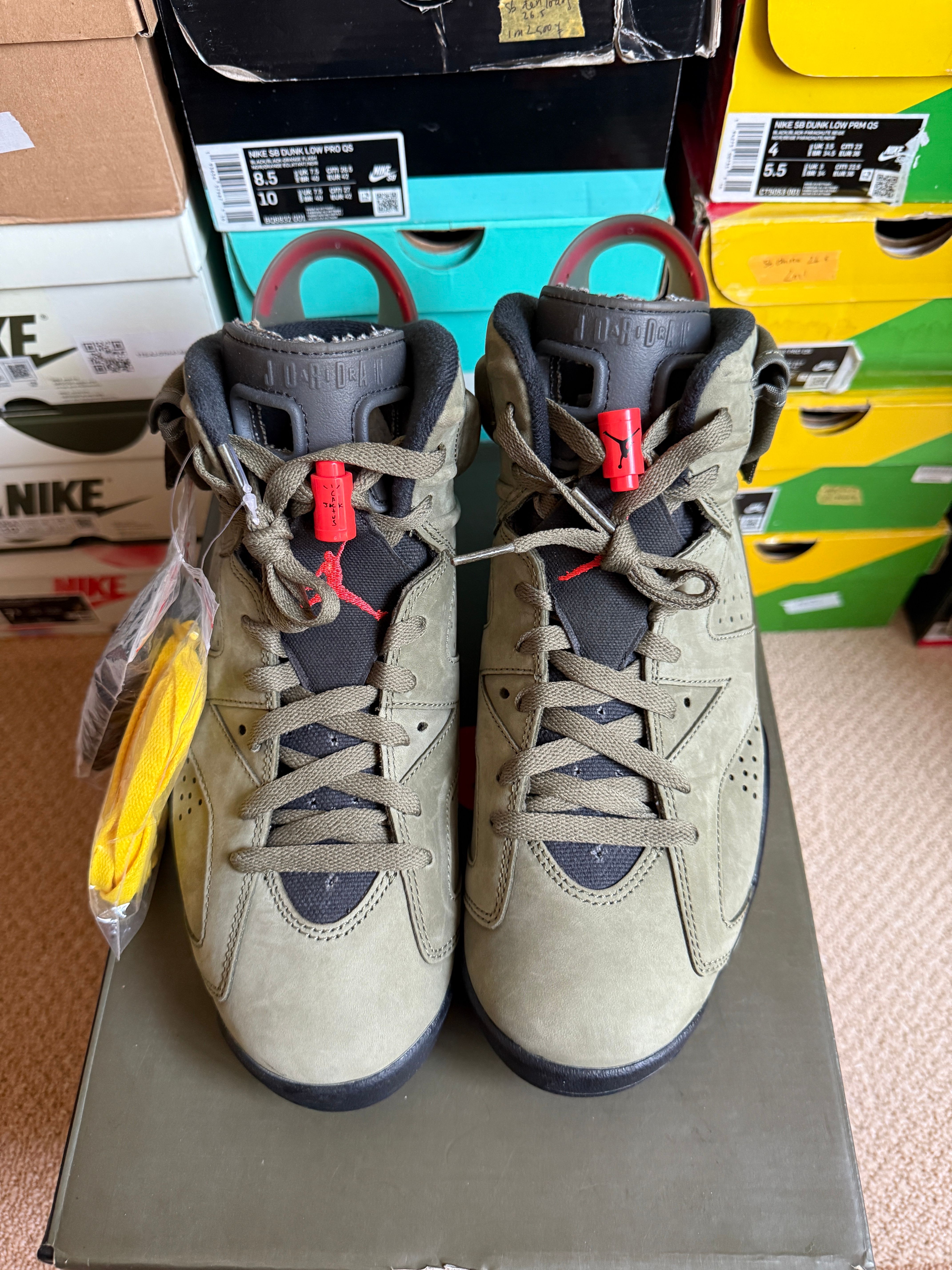 Travis Scott × Nike Air Jordan 6 Retro "Medium Olive"