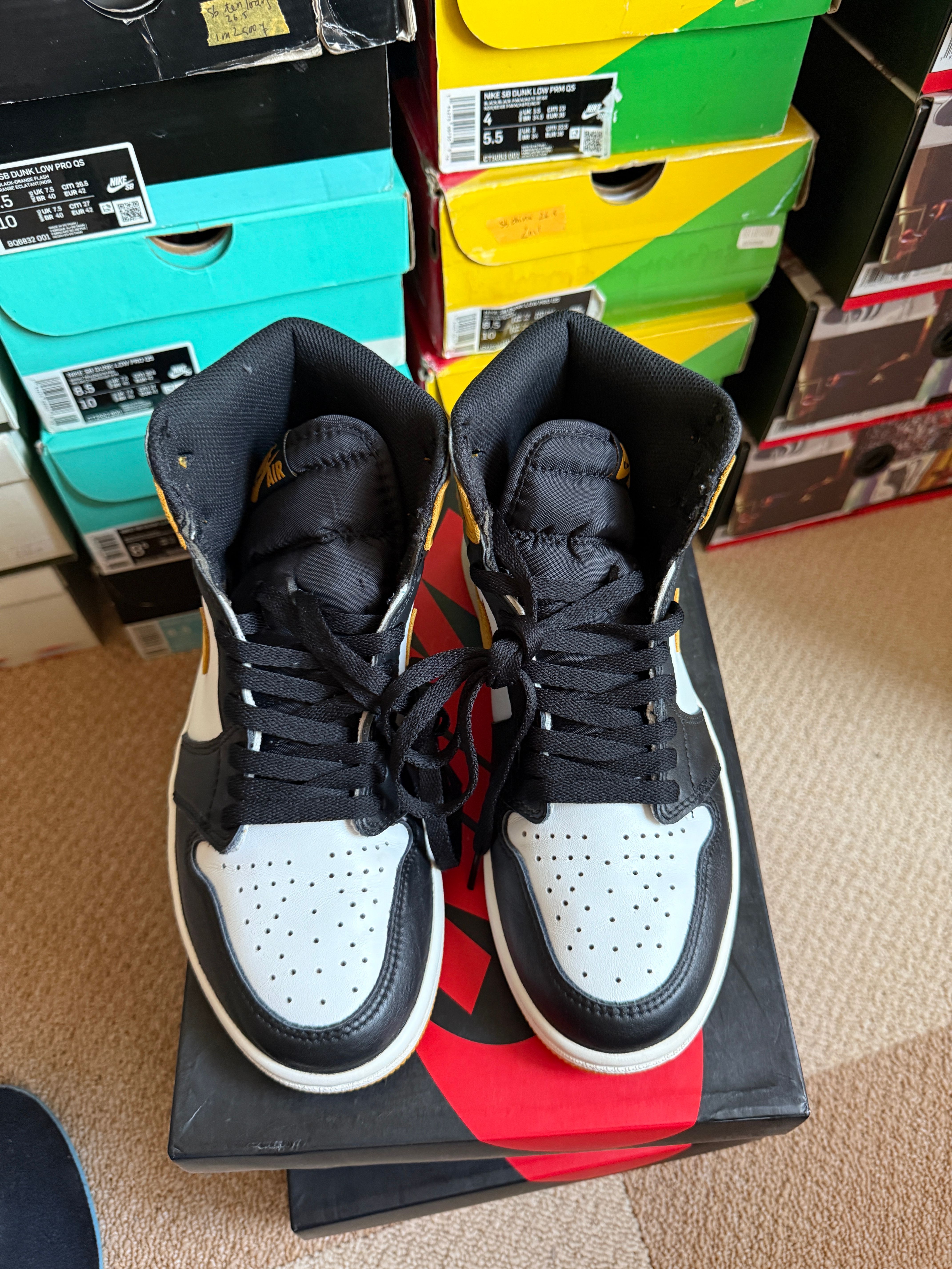 Nike Air Jordan 1 Retro High OG "Black Toe/Yellow Ochre"