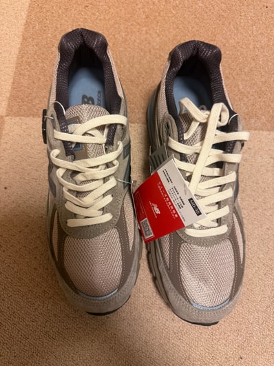 AURALEE × New Balance 990V4 "Taupe"