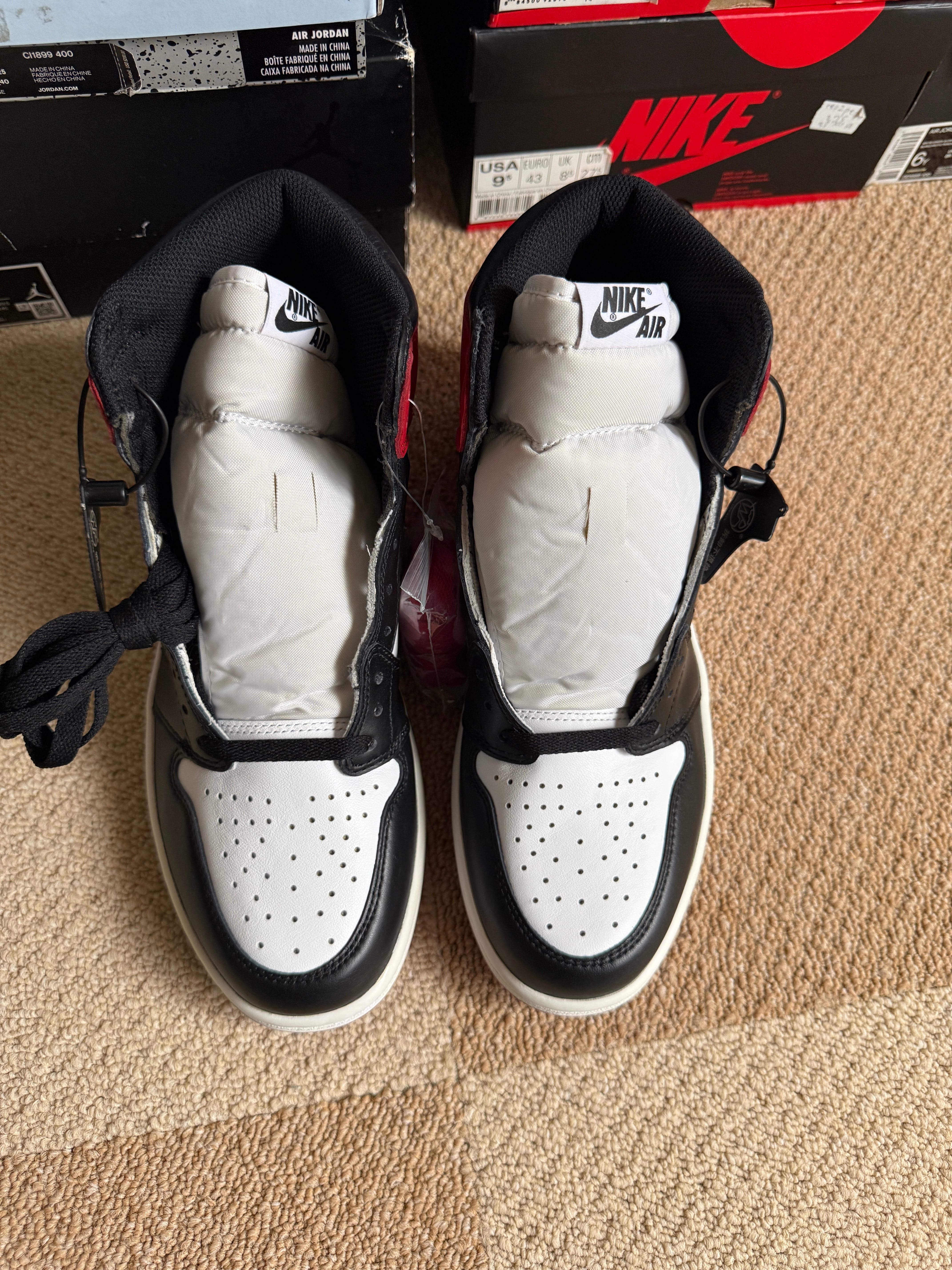 Nike Air Jordan 1 Retro High OG "Black Toe"