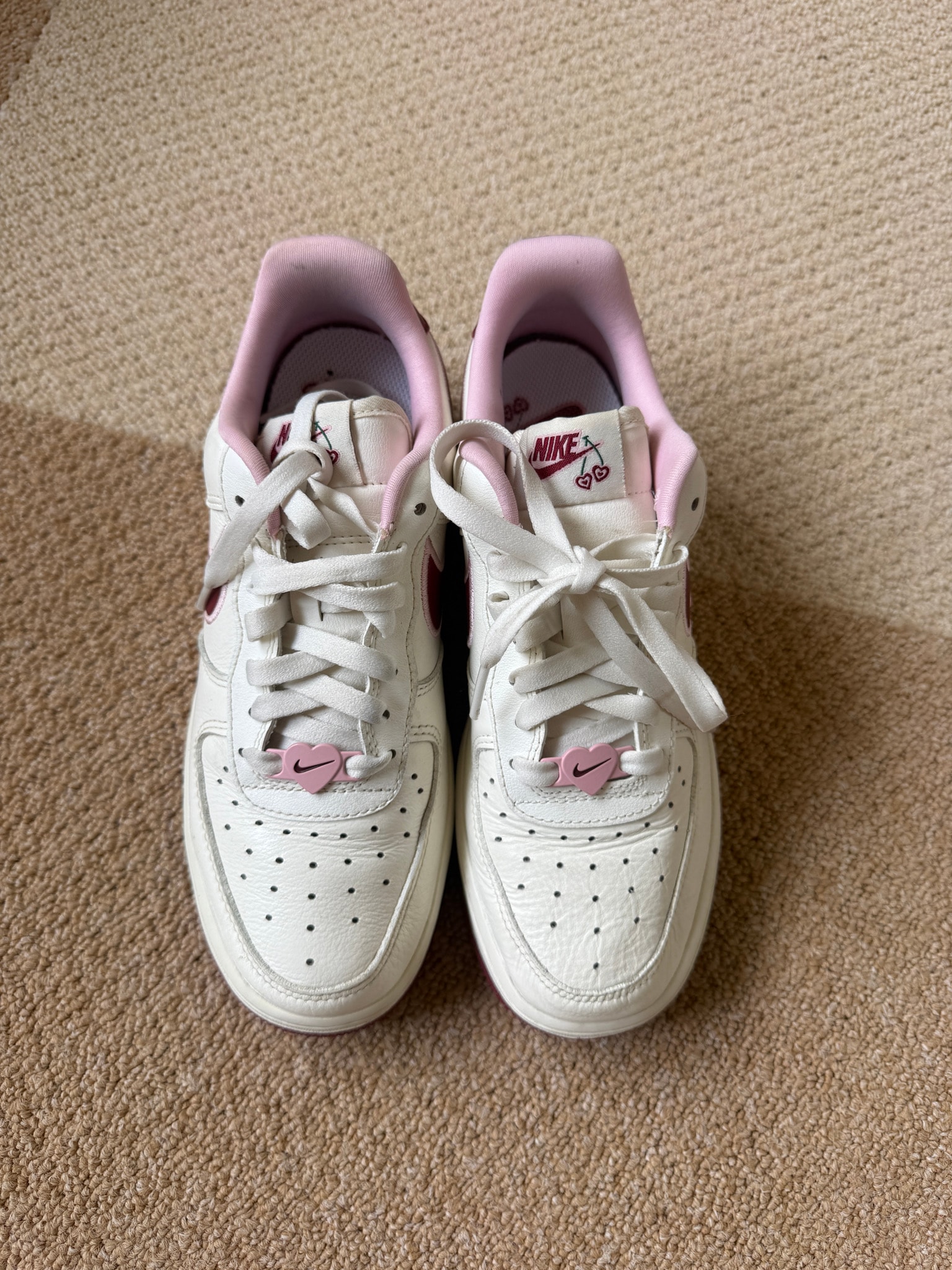 Nike Women's Air Force 1 Low "Valentine's Day" (2023)