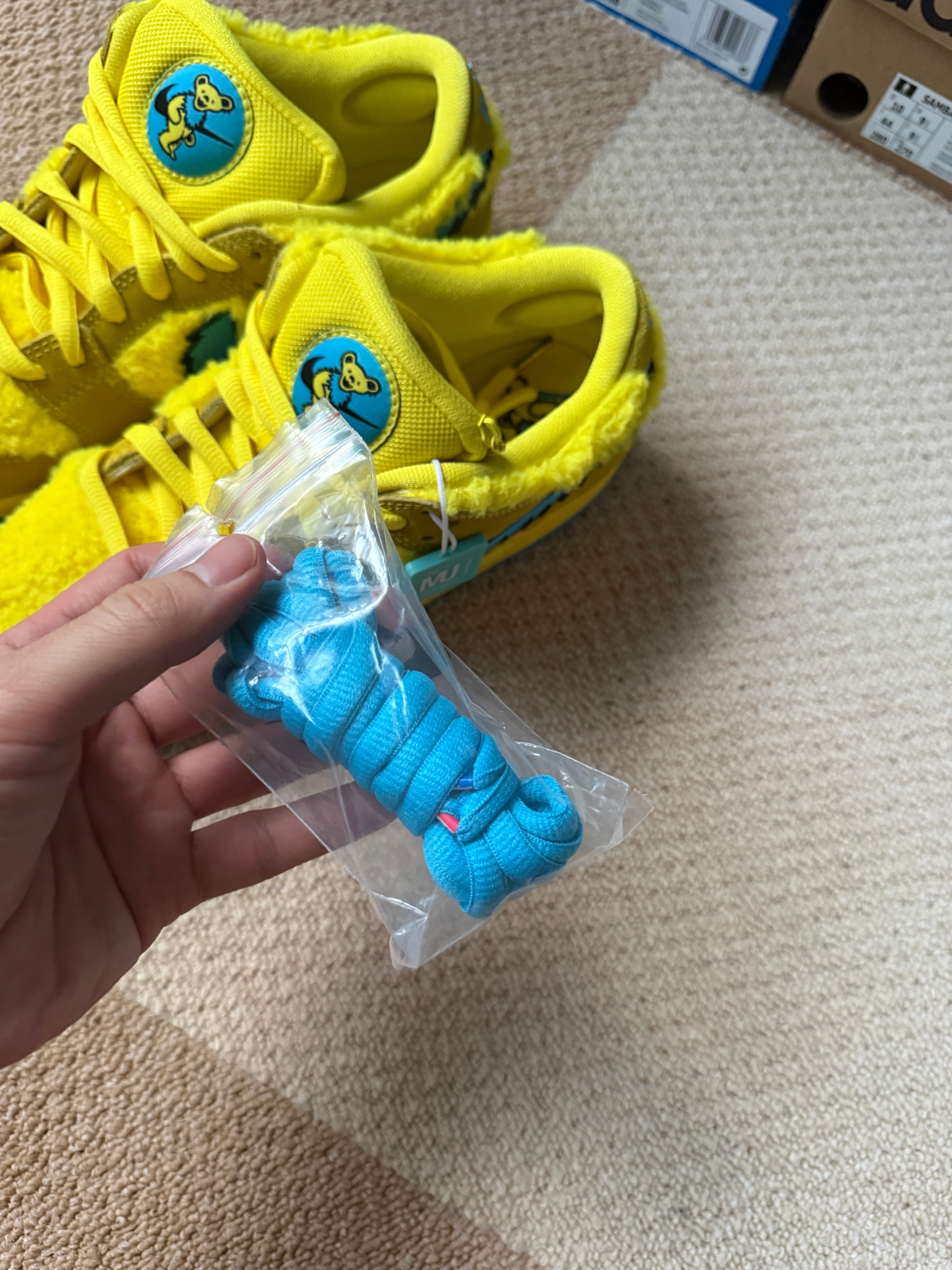 オフホワイト × ナイキ エアジョーダン1 レトロ ハイ ザ・テン "シカゴ"