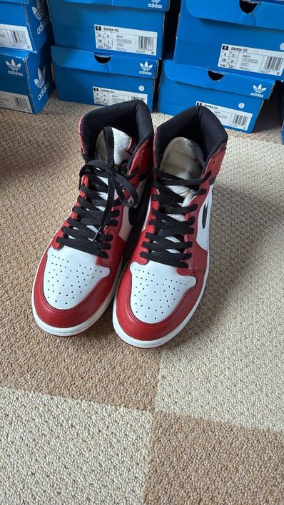 Nike Air Jordan 1 Retro High "Chicago" (2015)