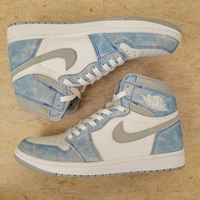 Nike Air Jordan 1 High OG "Hyper Royal"