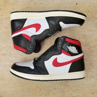 Nike Air Jordan 1 Retro High "Black/White/Sail/Gym Red"