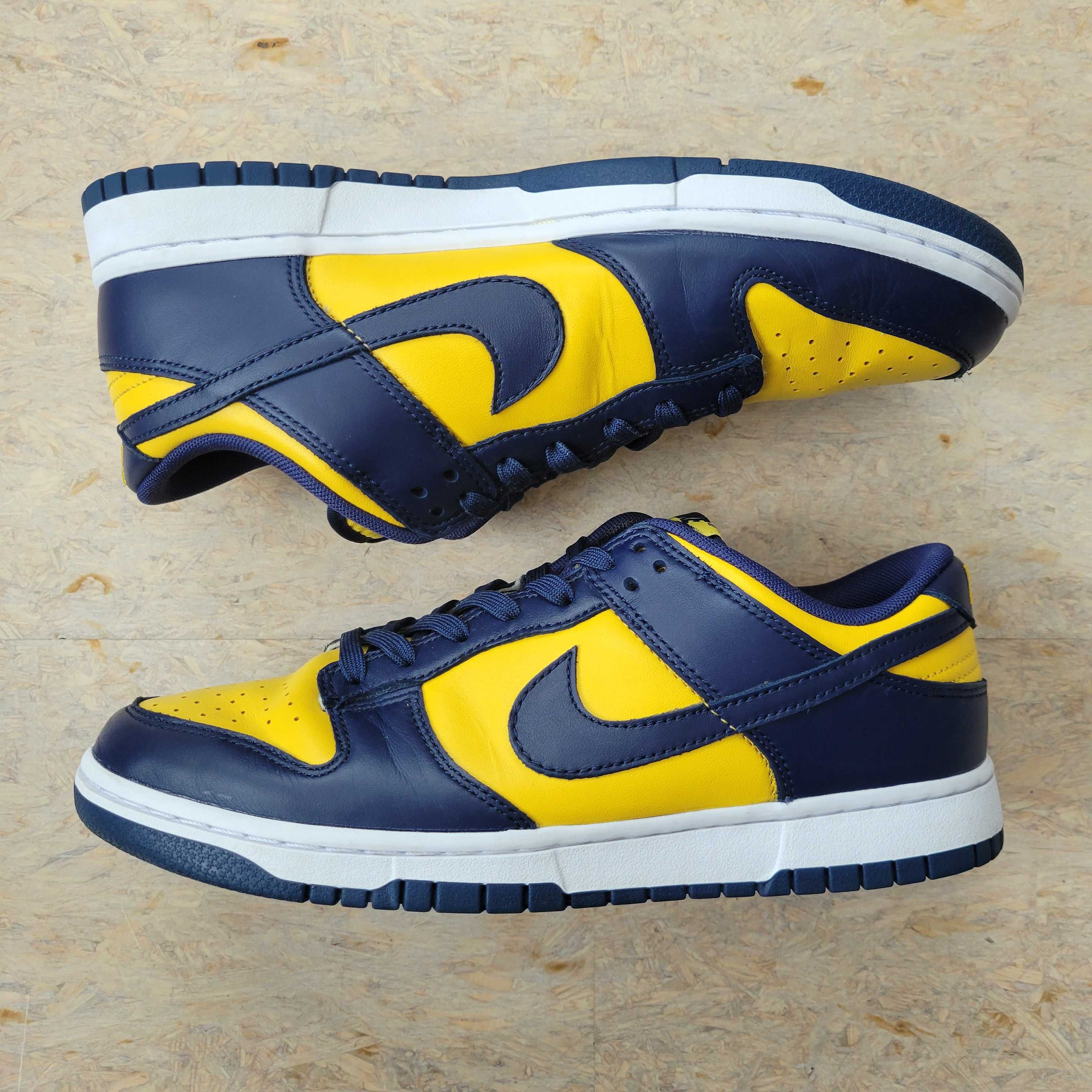 Nike Dunk Low "Michigan"