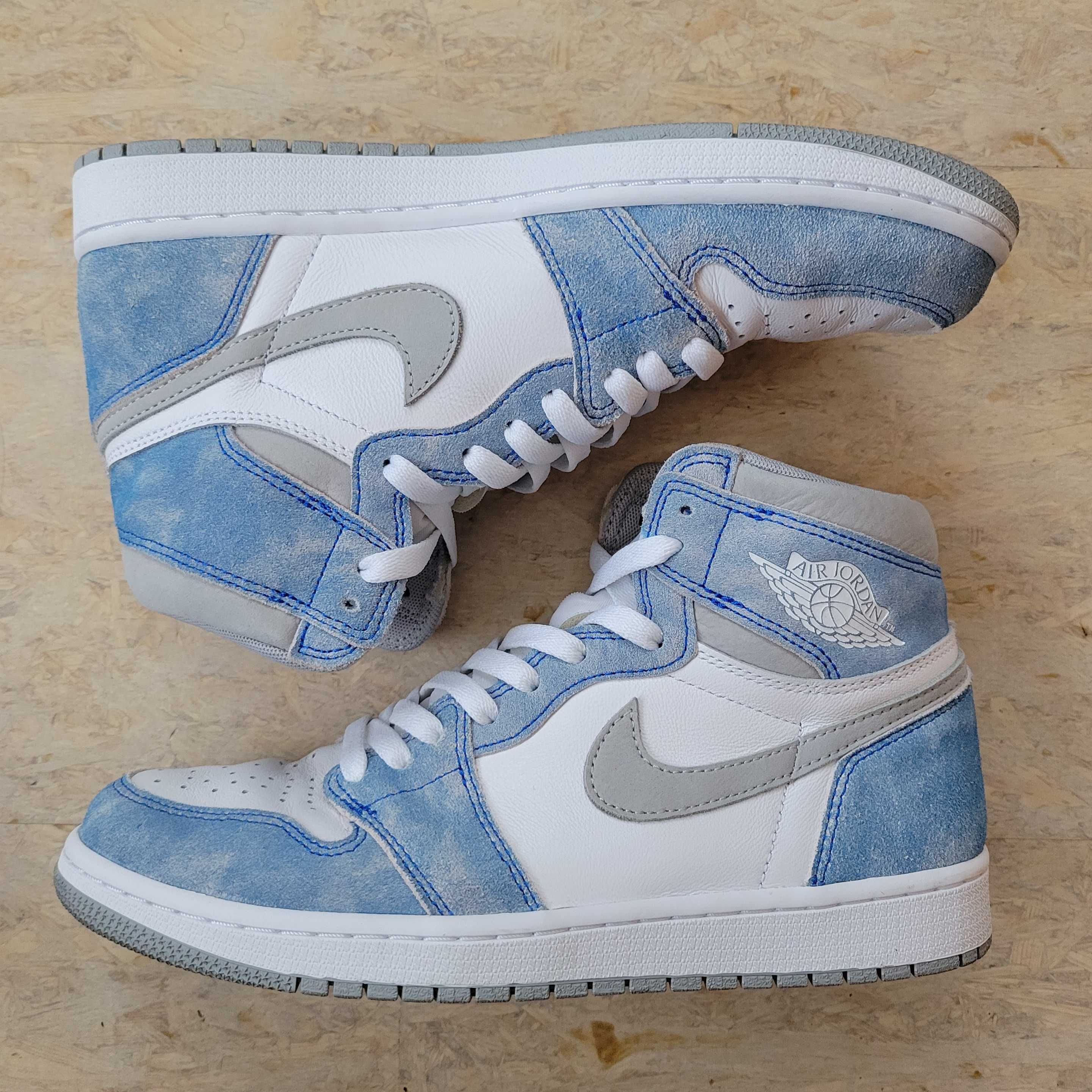 Nike Air Jordan 1 High OG "Hyper Royal"