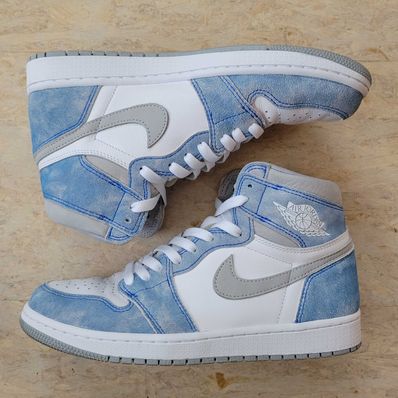 Nike Air Jordan 1 High OG "Hyper Royal"